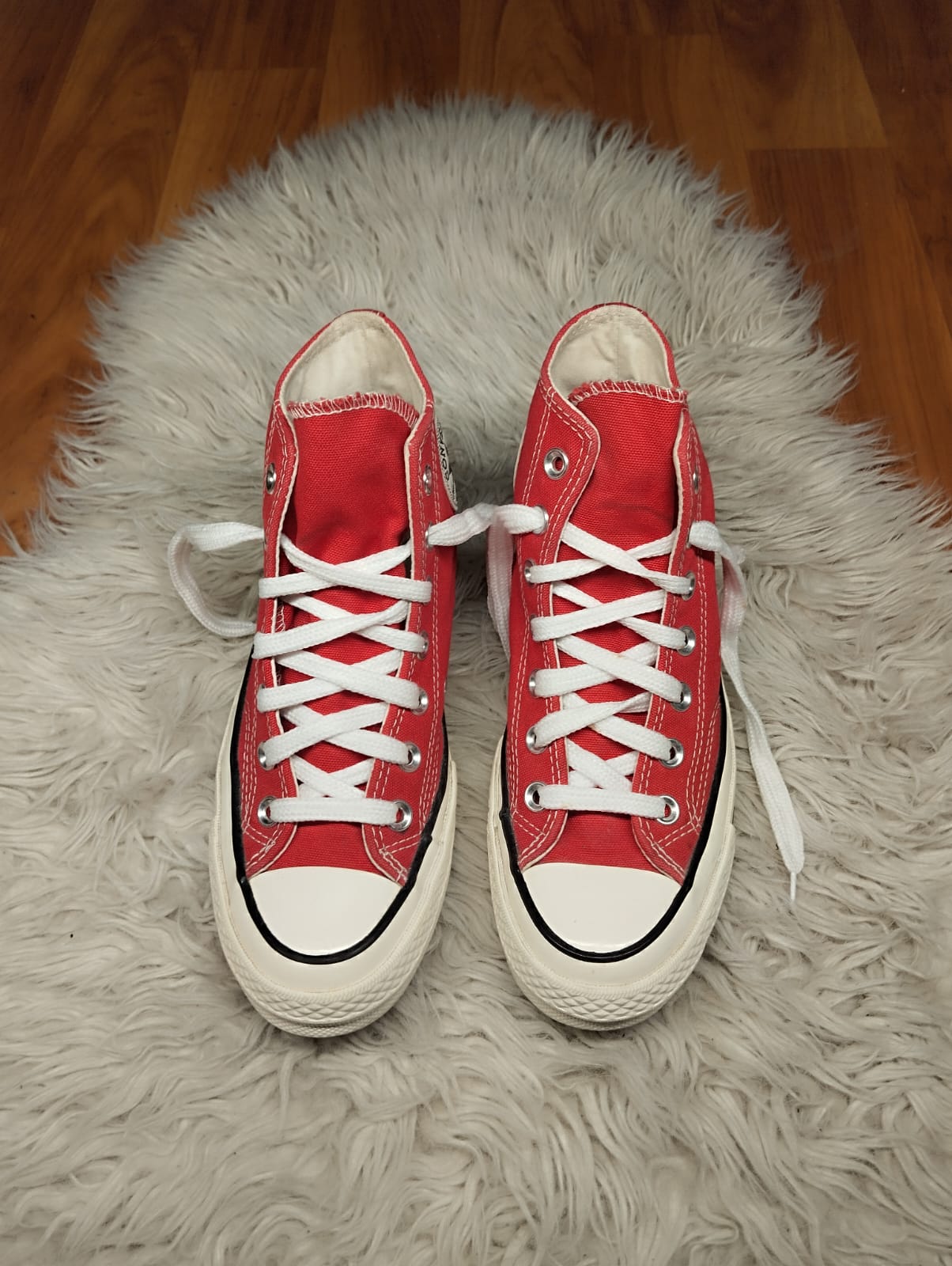 Red heart high rise taylor chuck