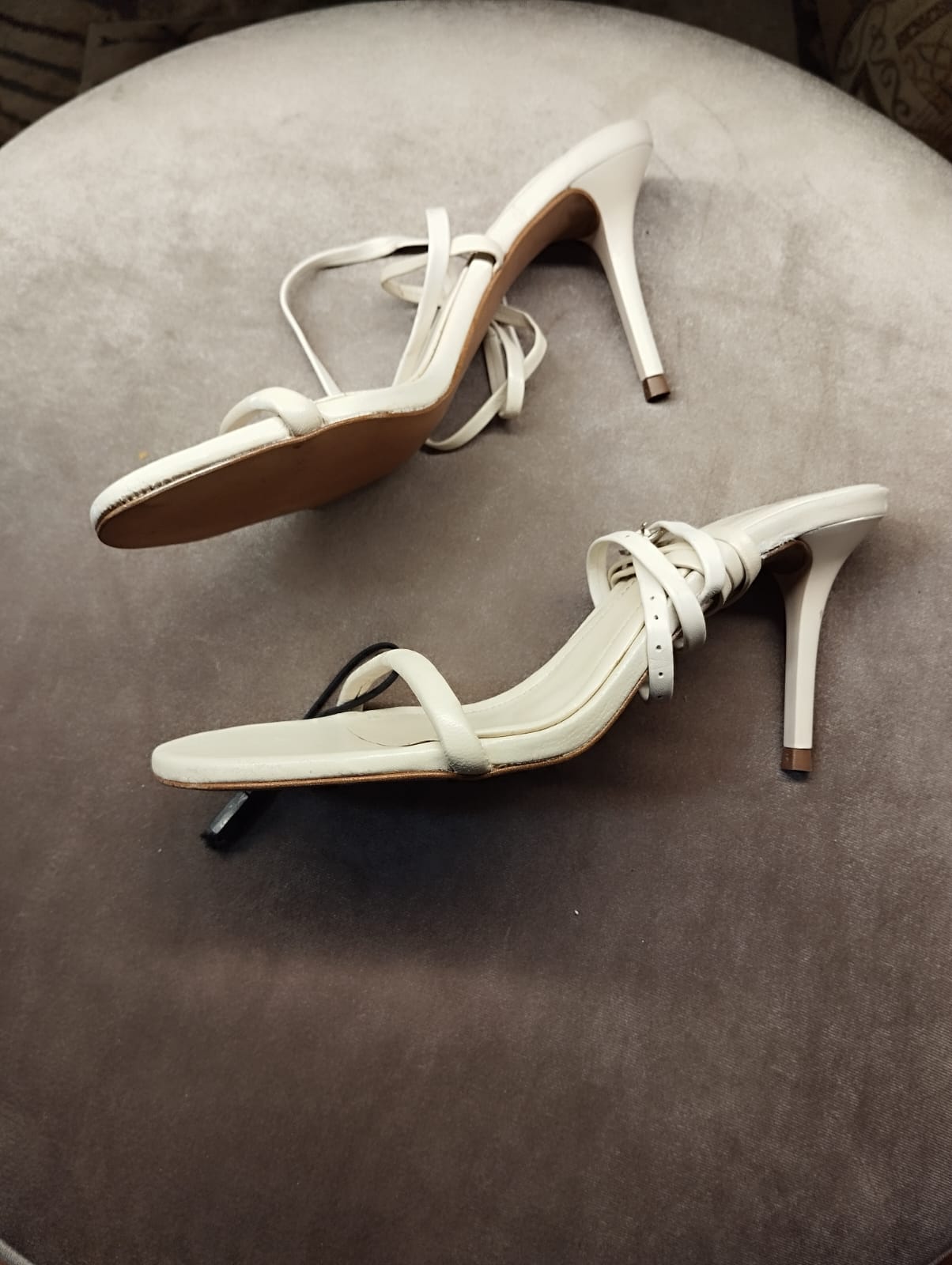 White heel