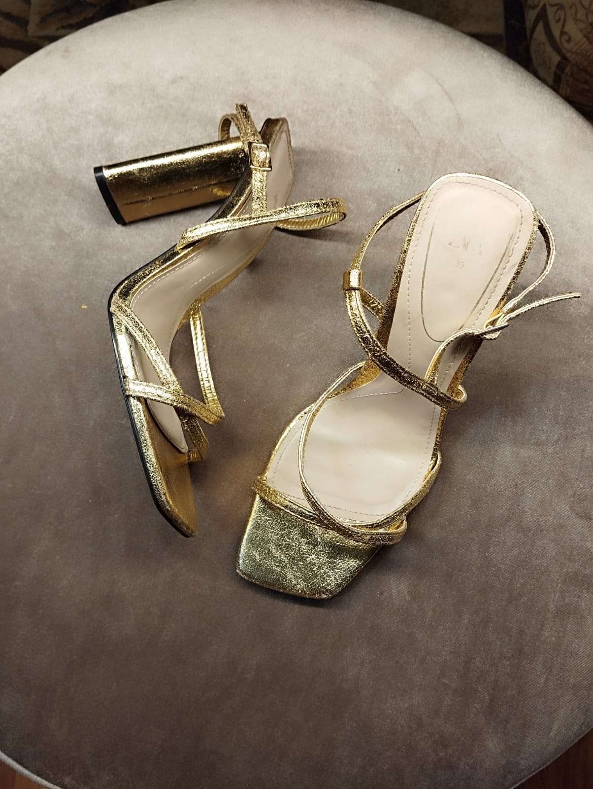 Golden heel