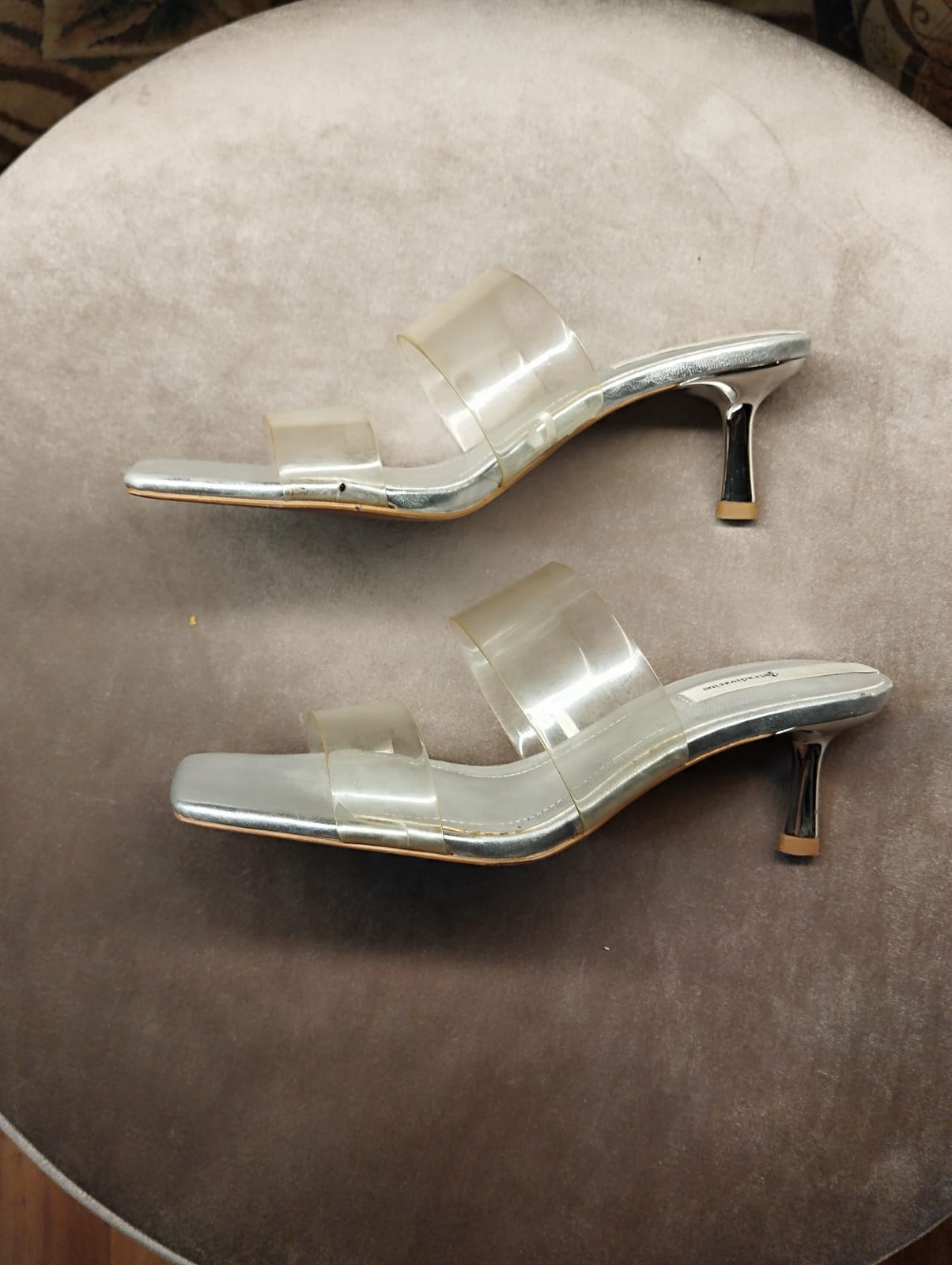 Silver heel