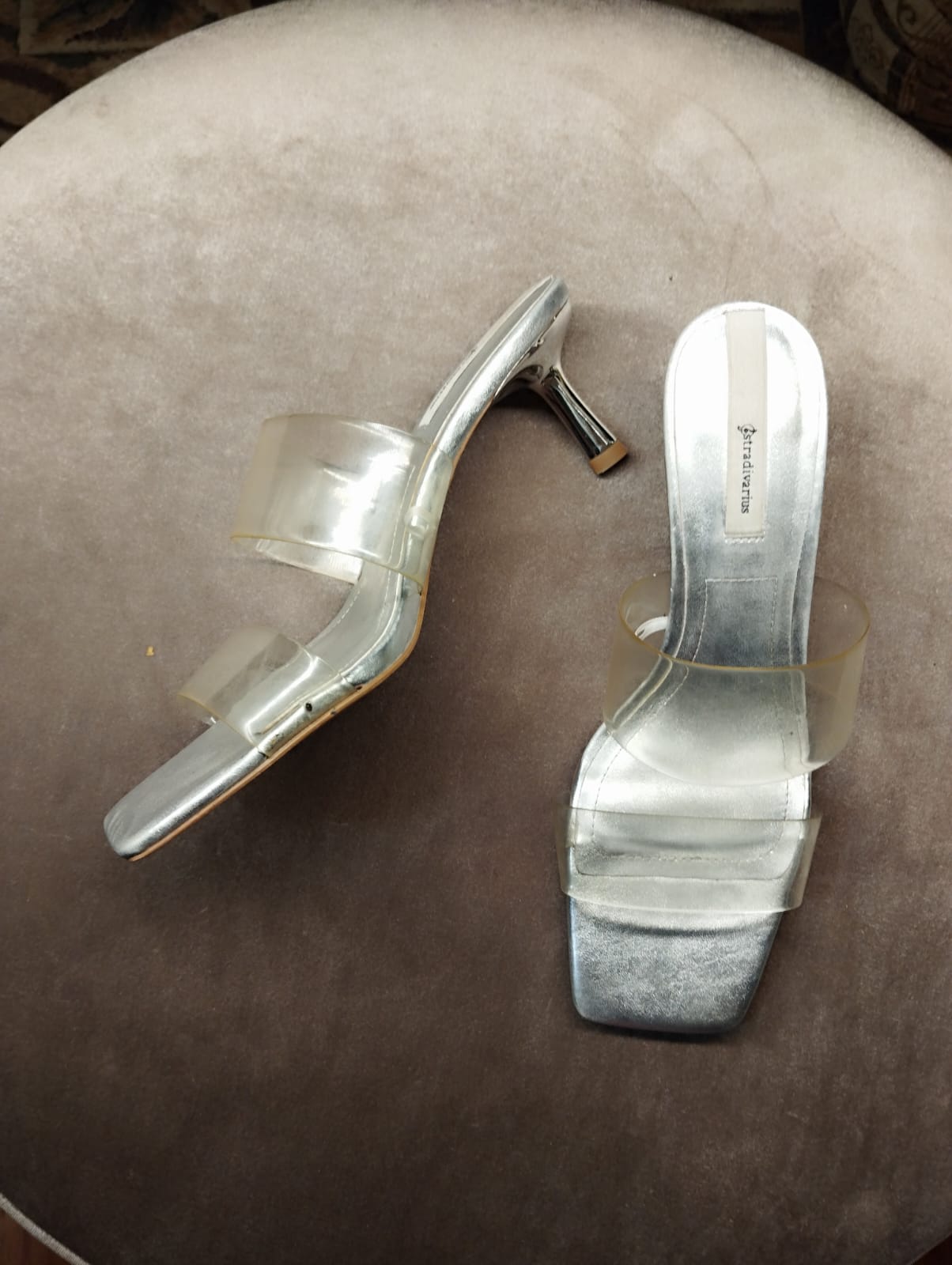 Silver heel