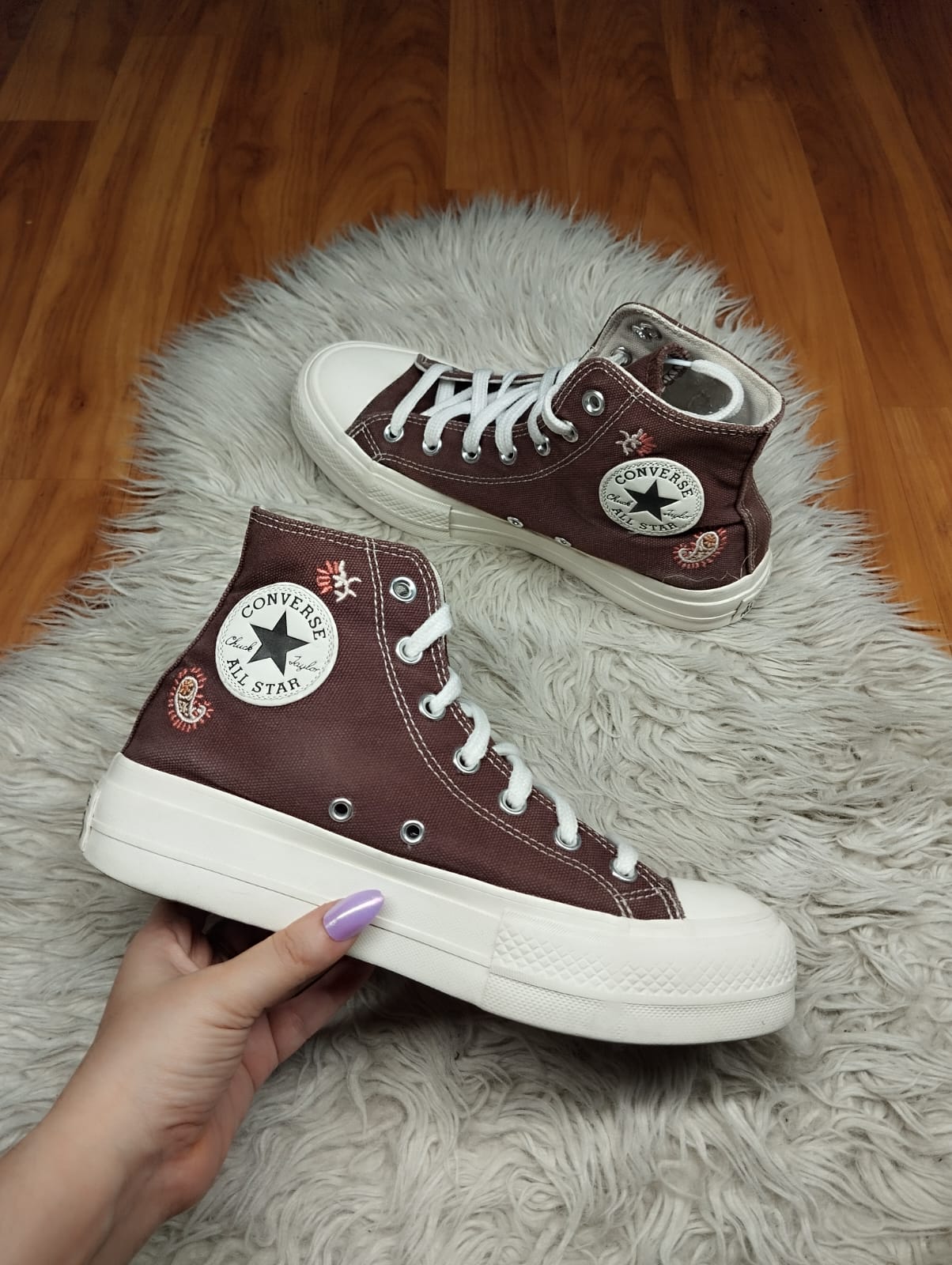 Brown embroidery high rise platform
