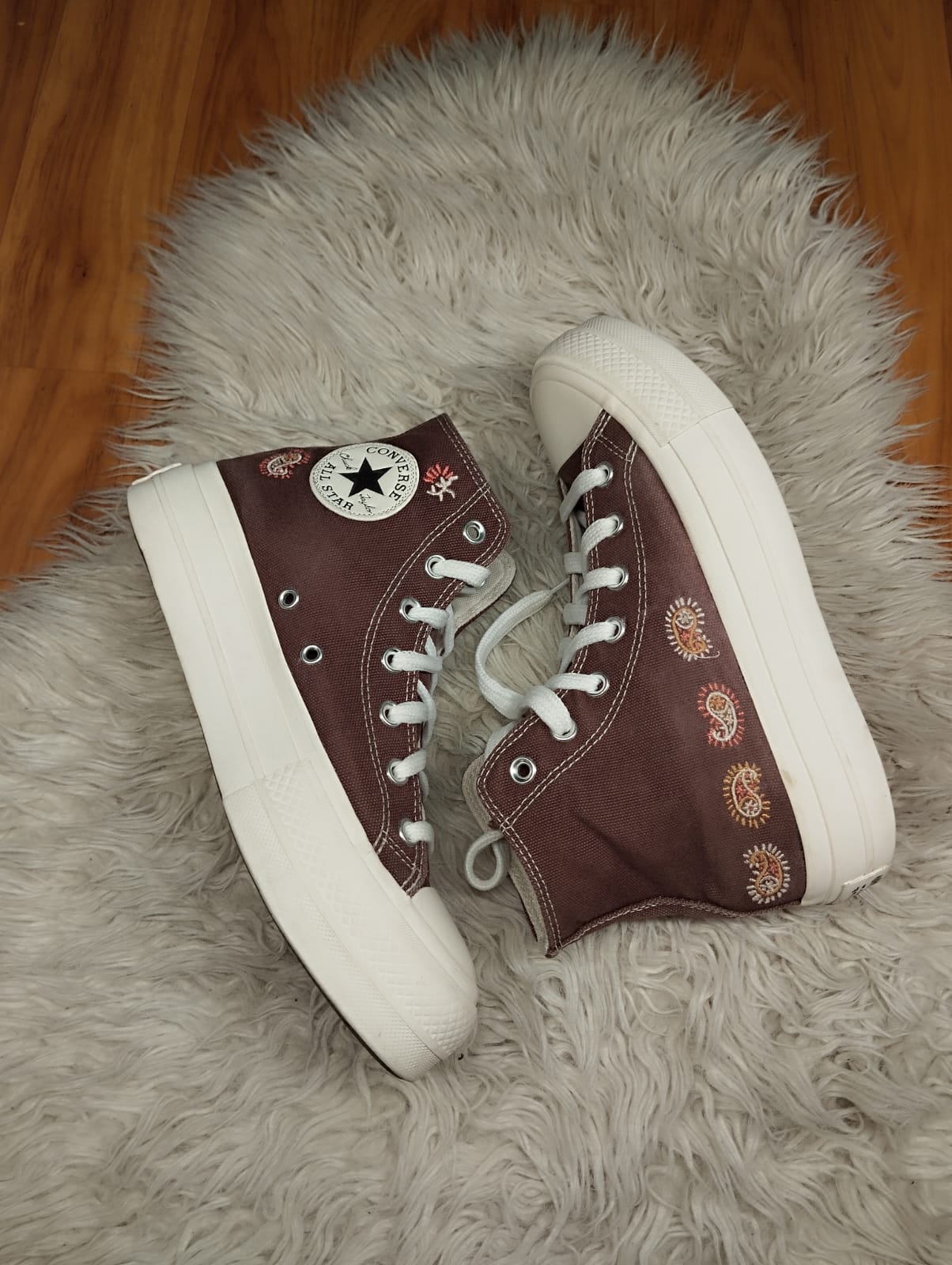 Brown embroidery high rise platform