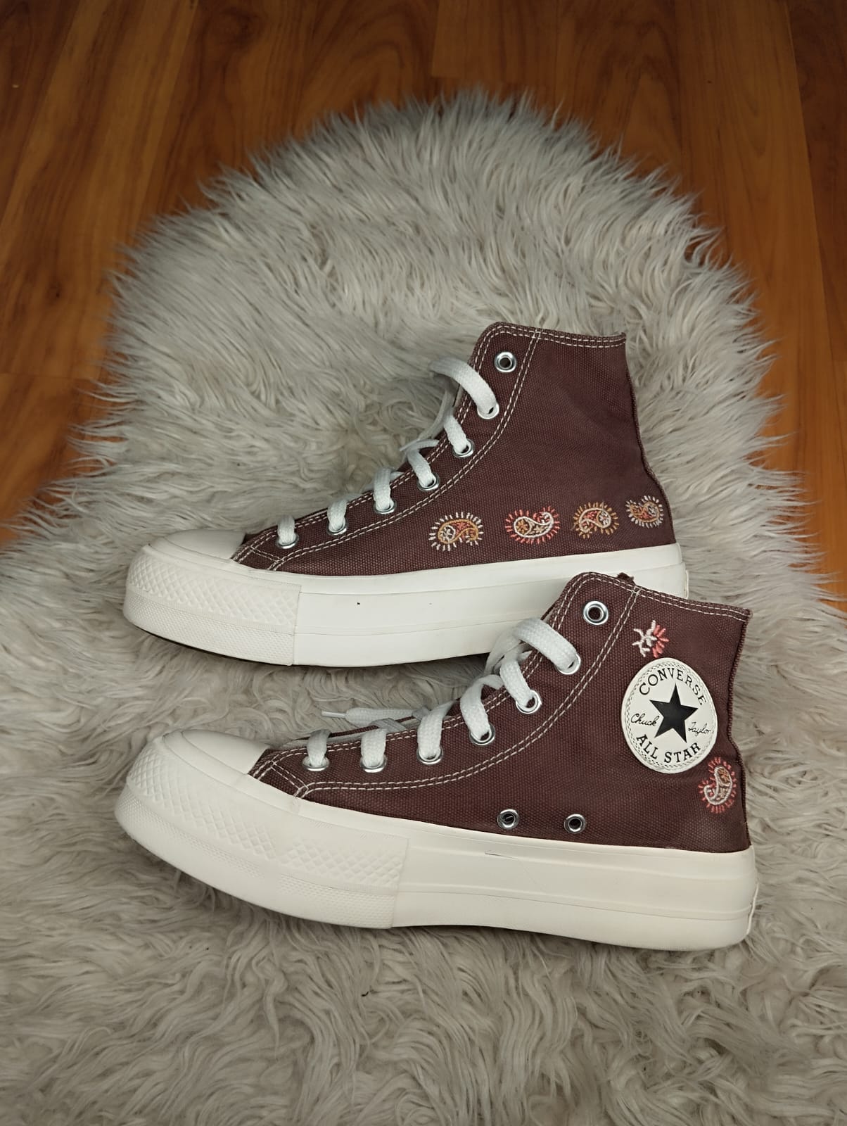 Brown embroidery high rise platform