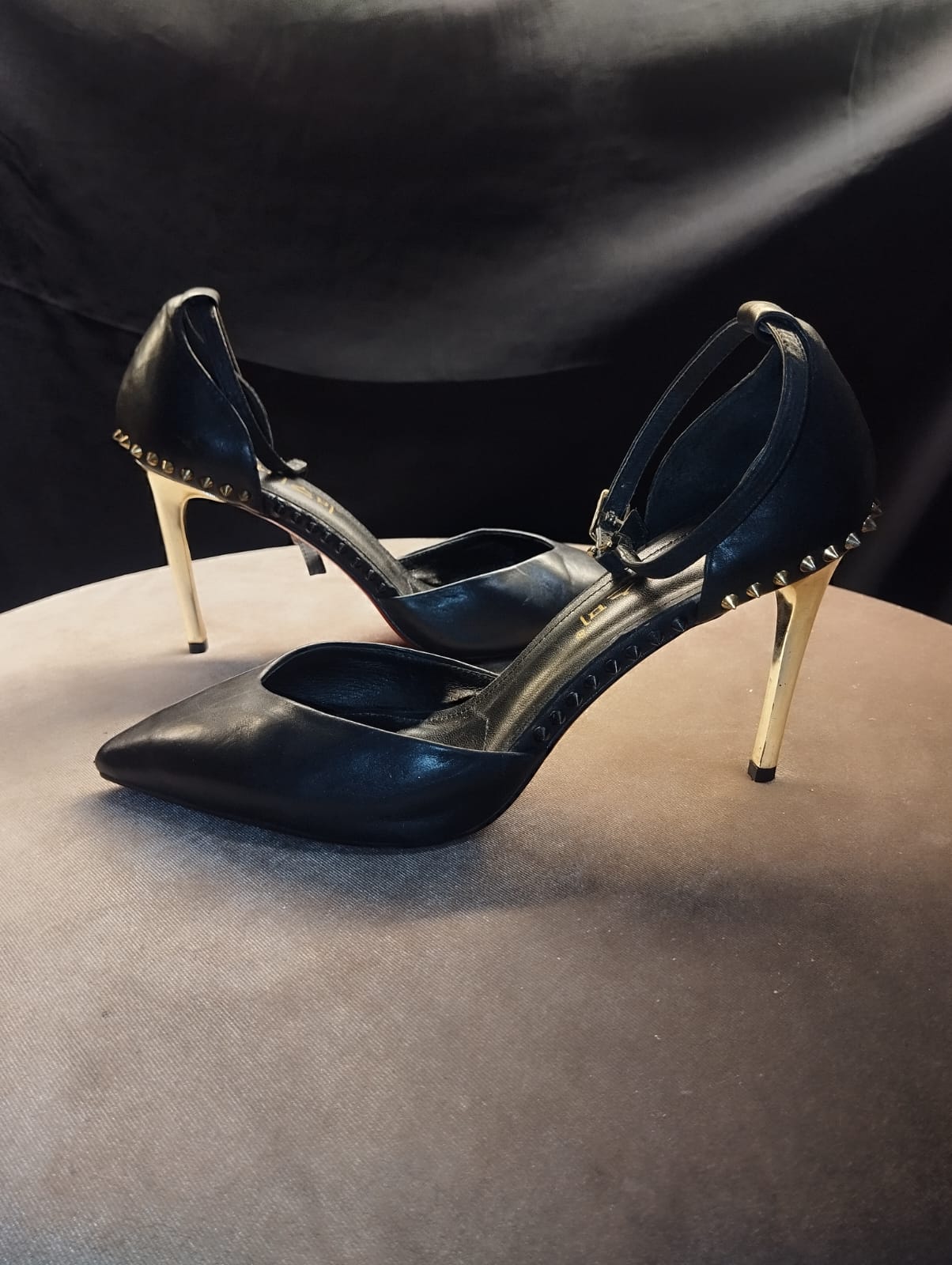 Black spikes heel