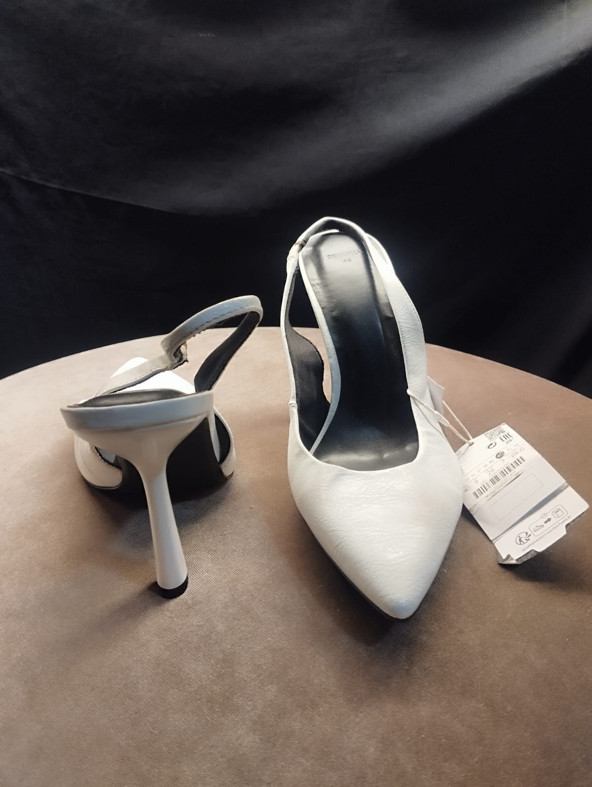 White heel