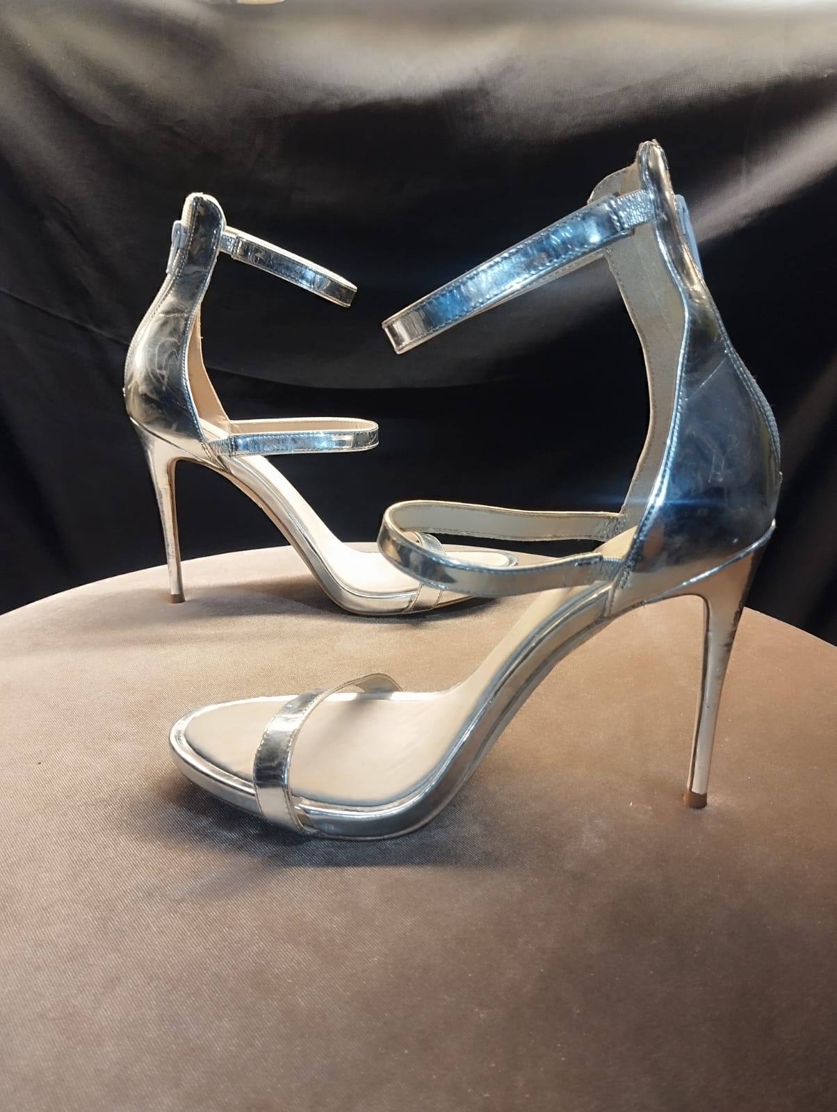 Silver heel