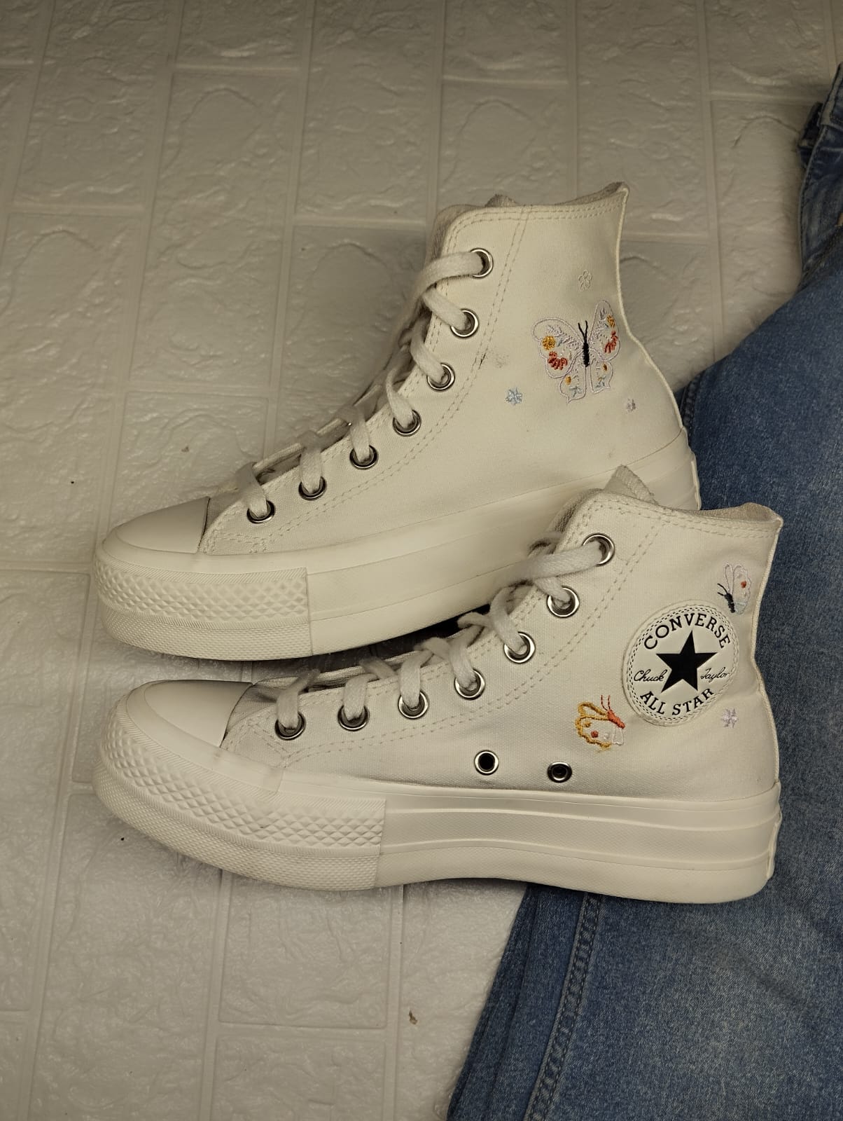 White embroidery high rise platform