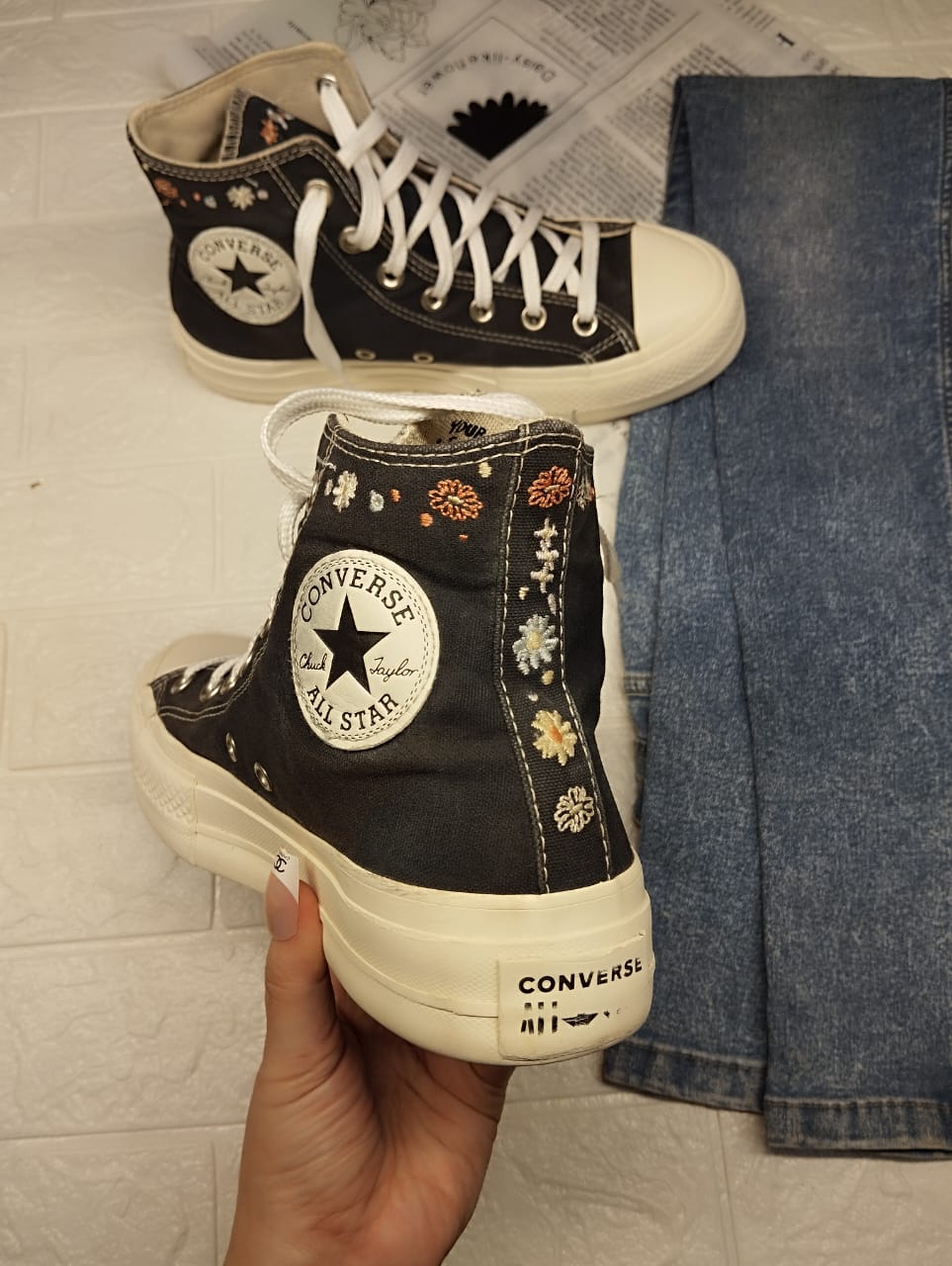 Black flower high rise platform
