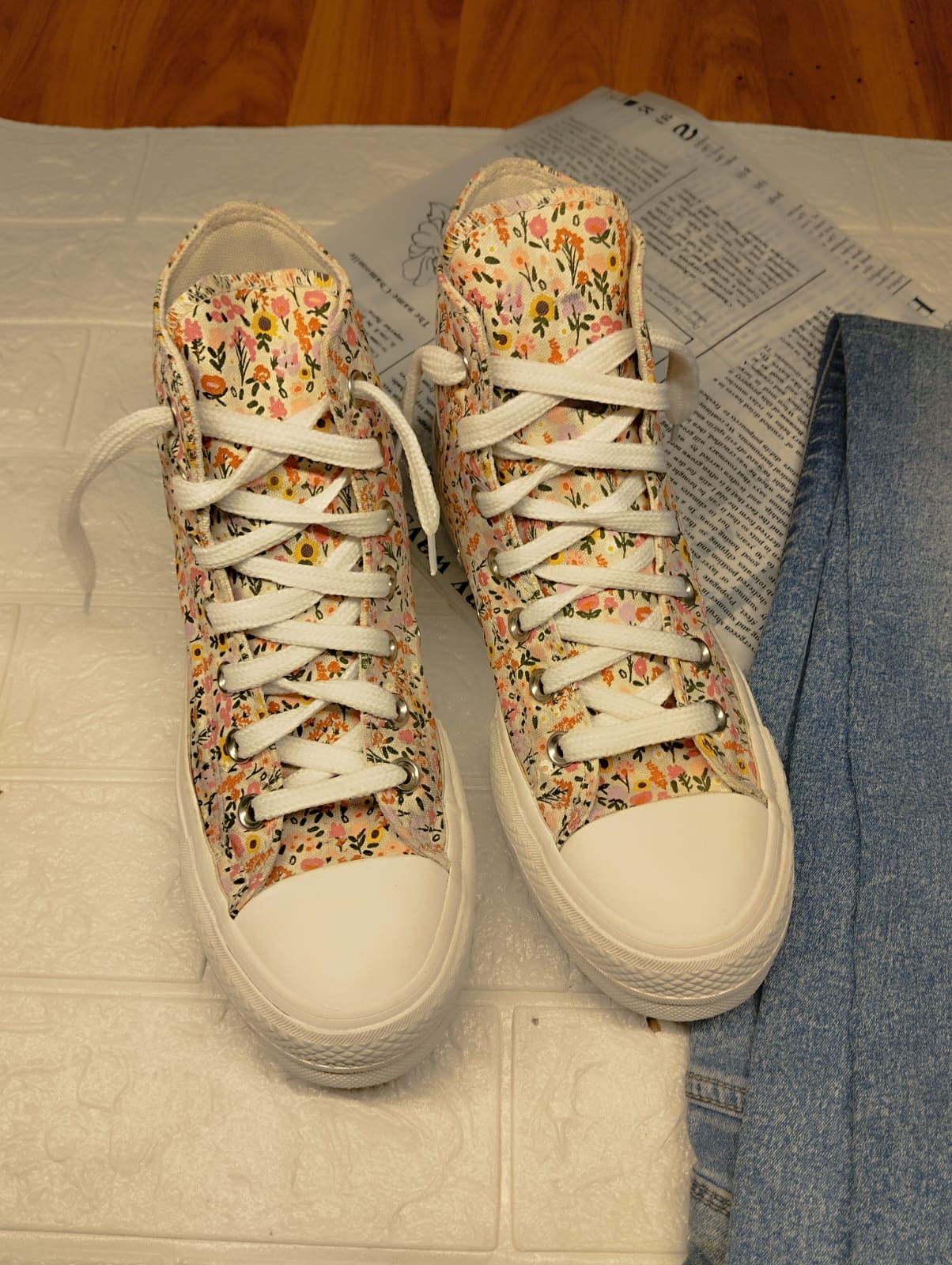 Multicolor high rise platform