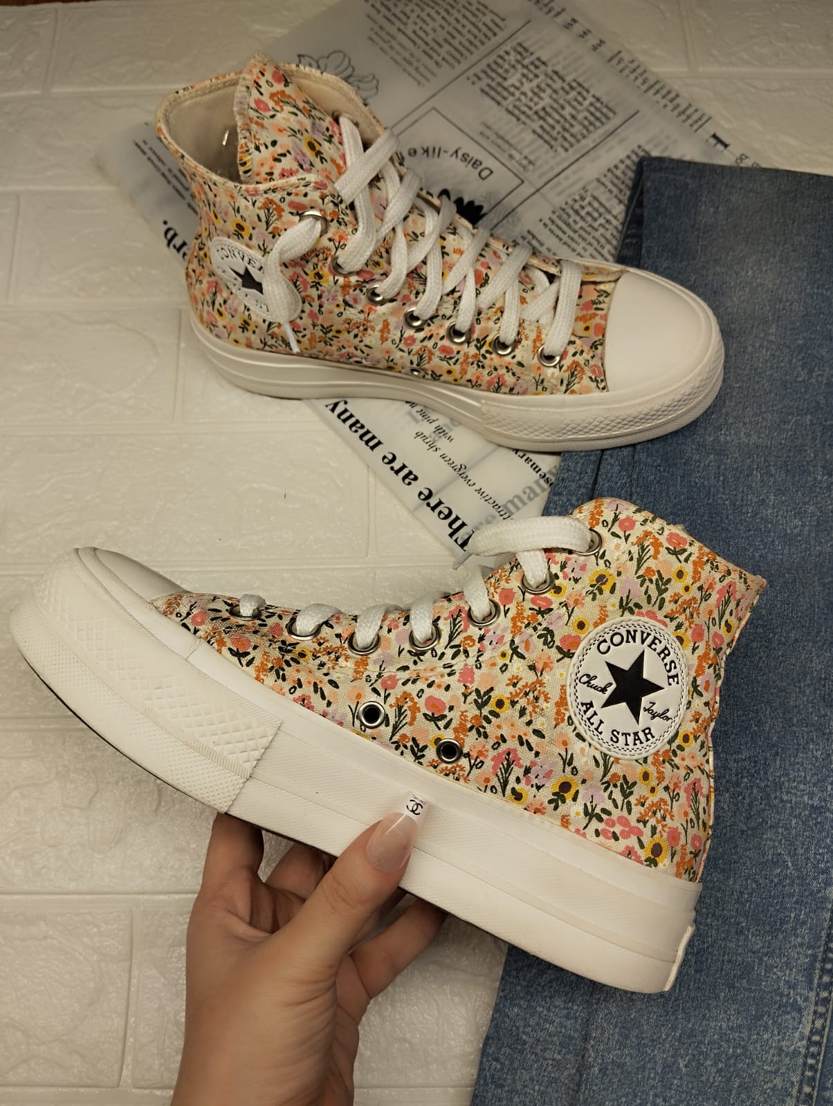 Multicolor high rise platform