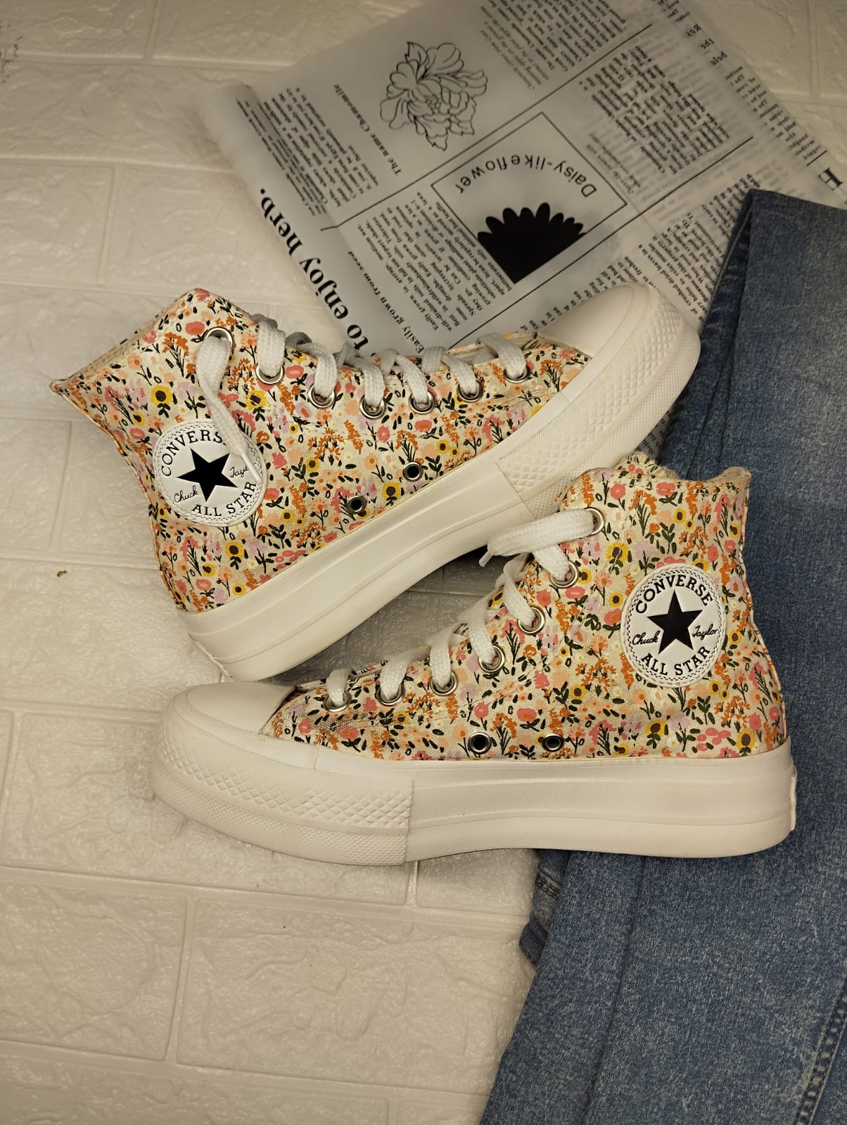 Multicolor high rise platform