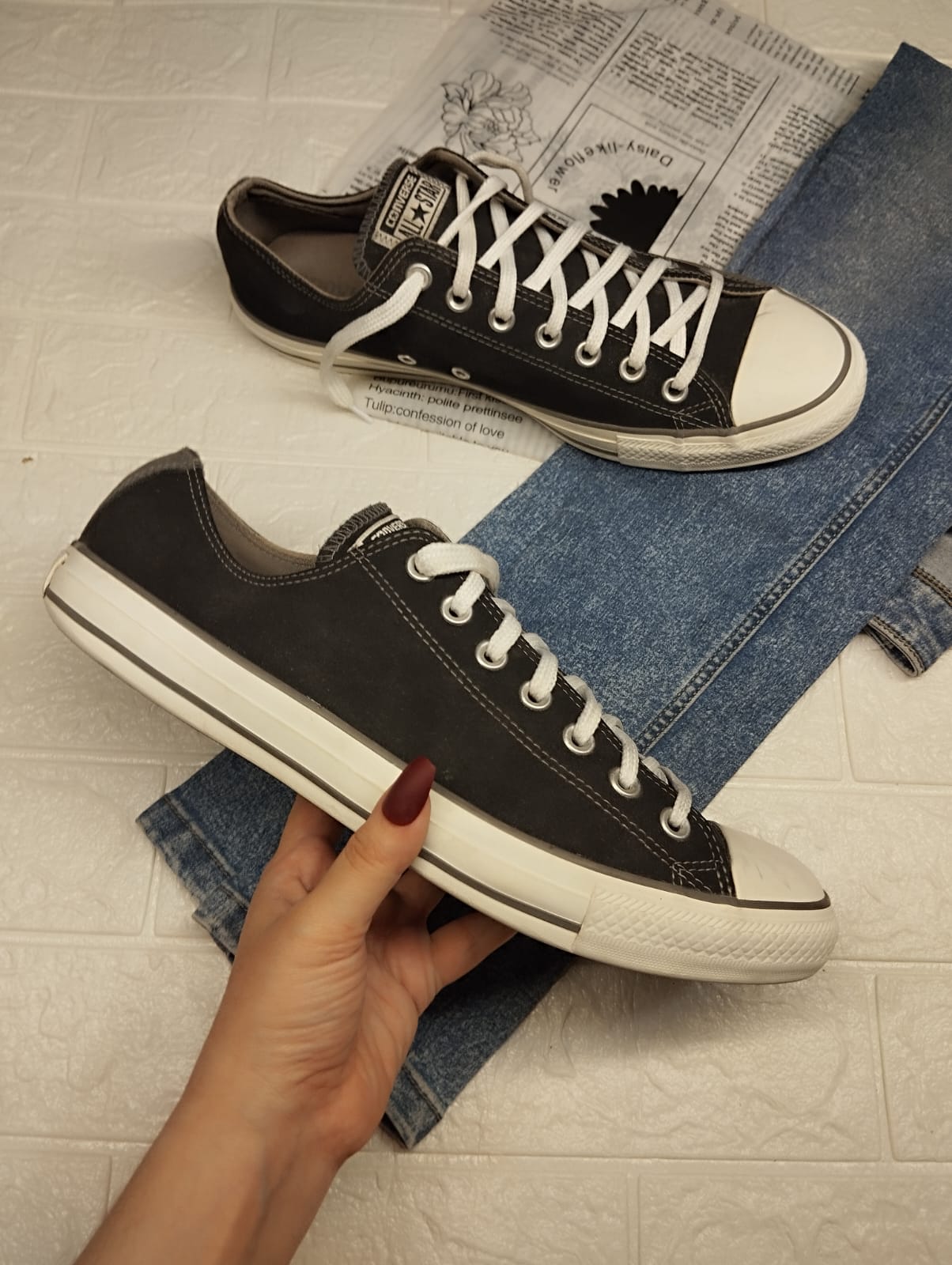 Chocolate brown low rise converse