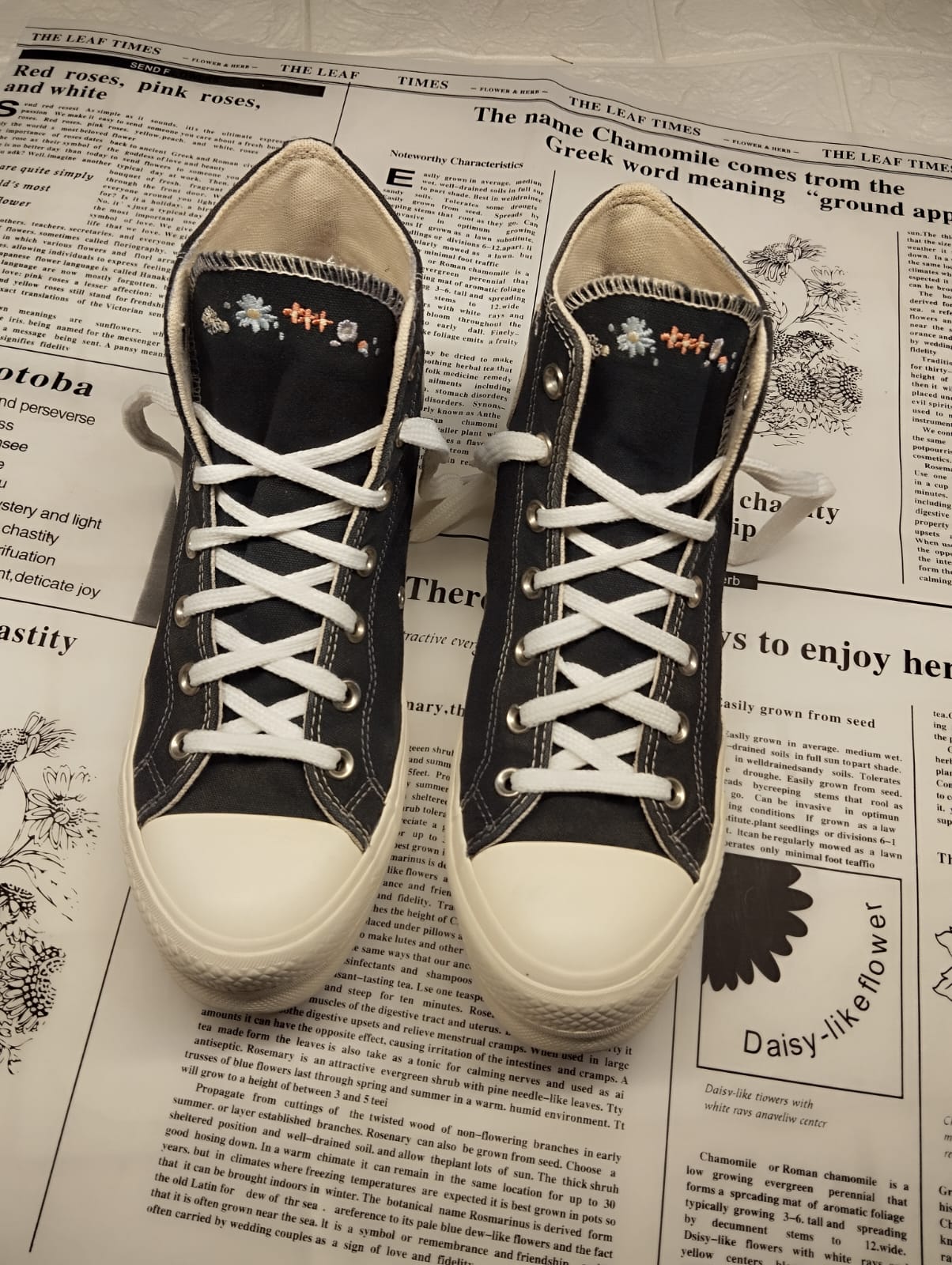Black embroidery high rise platform