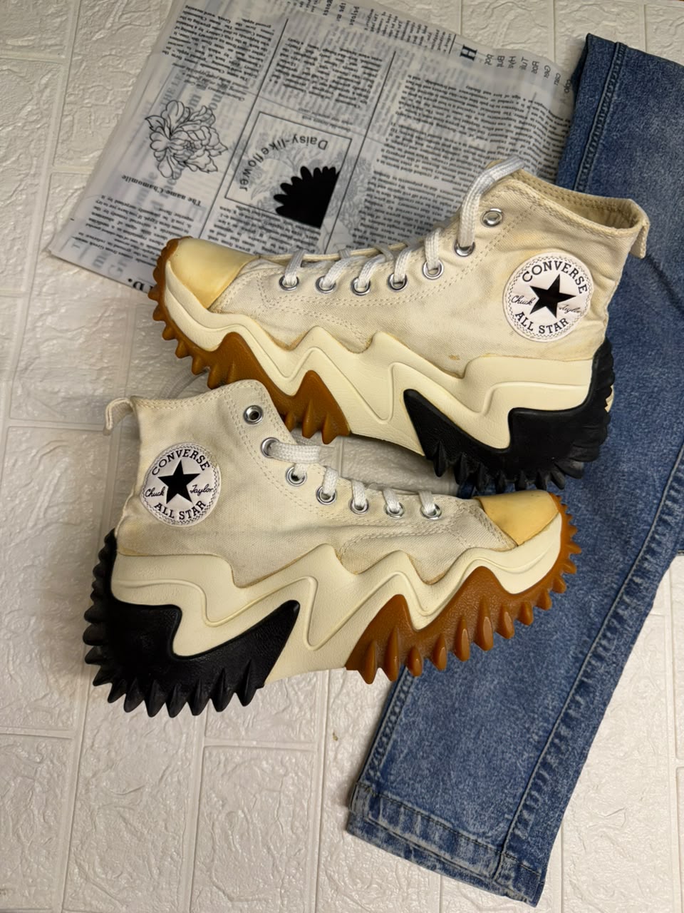 White high rise wave chunky