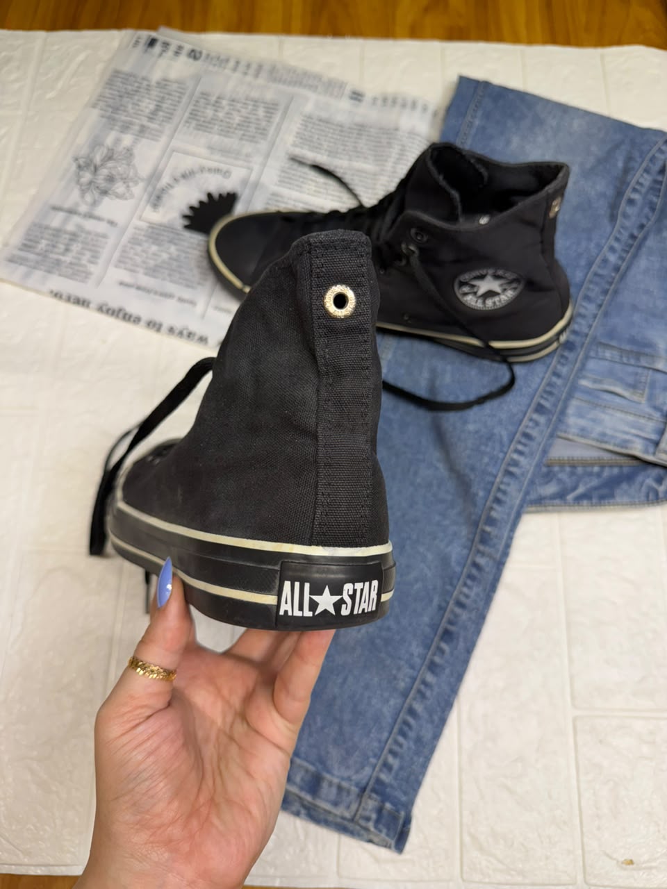 Full black high rise converse