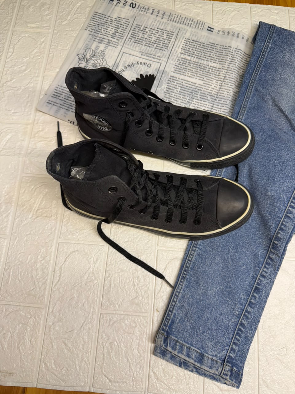 Full black high rise converse