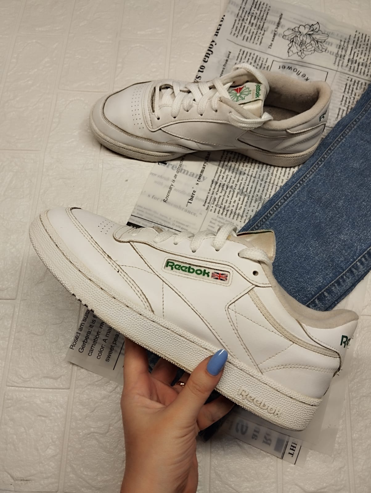 Reebok Classic Club C Vintage trainers in chalk with green