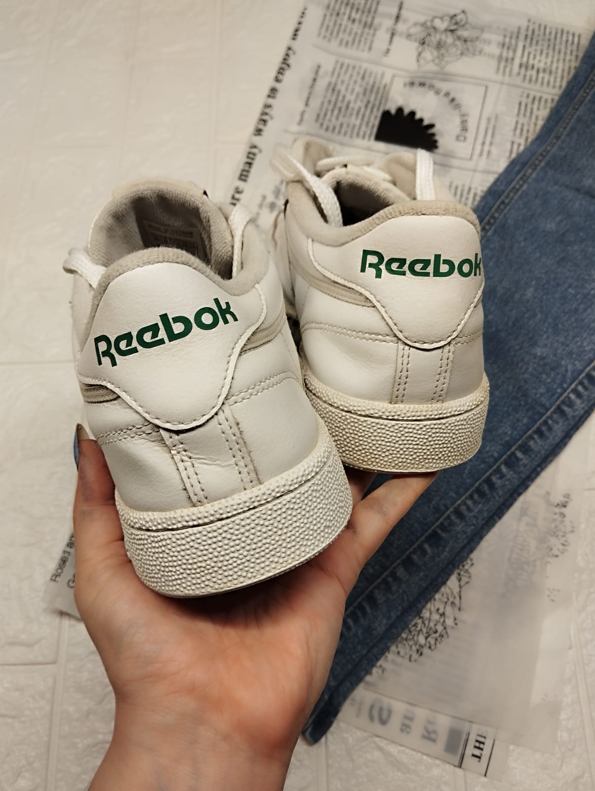 Reebok Classic Club C Vintage trainers in chalk with green