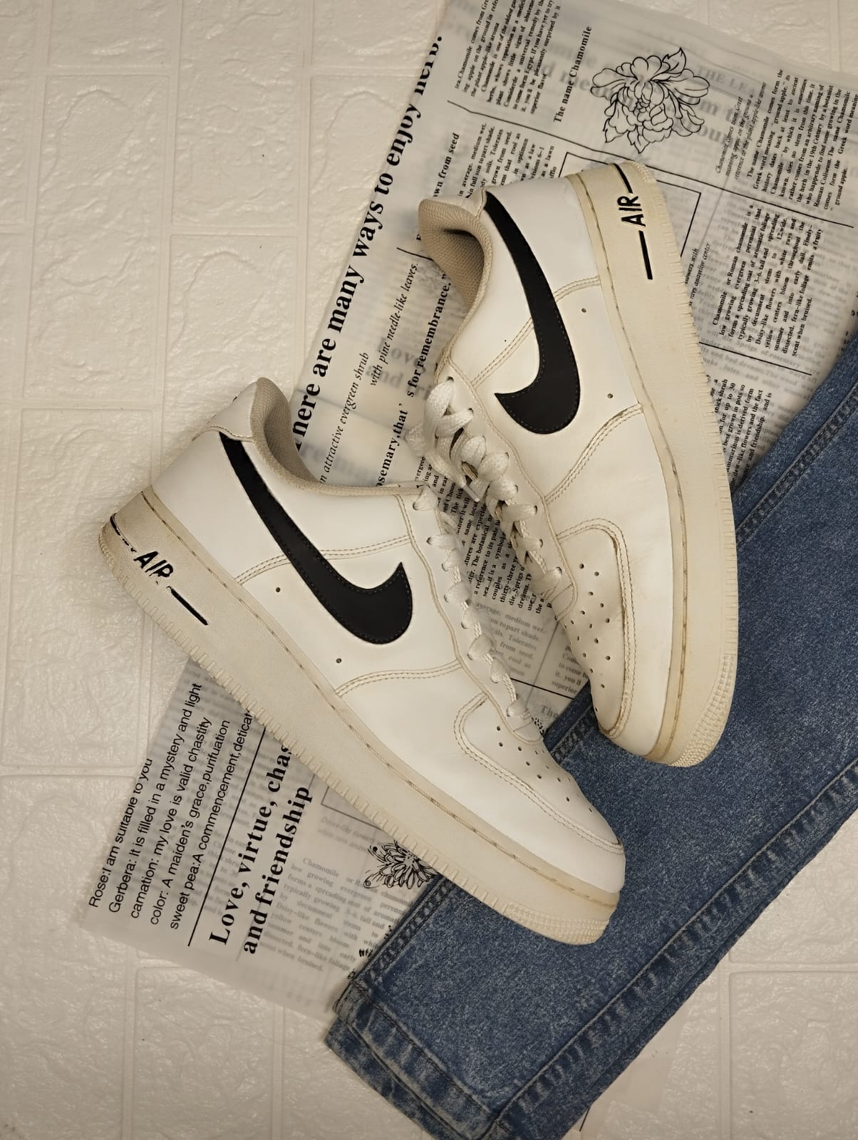 Nike Air Force 1 Low  White Black Retro
