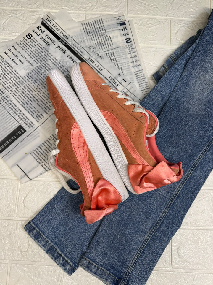 Orange bow low rise puma