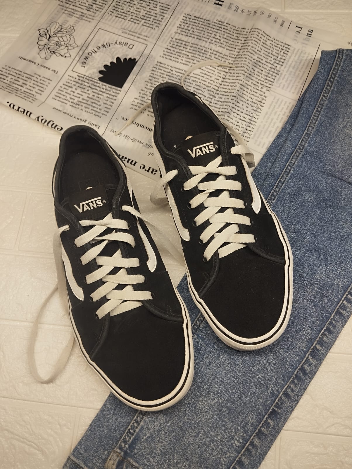 Black low rise vans dd
