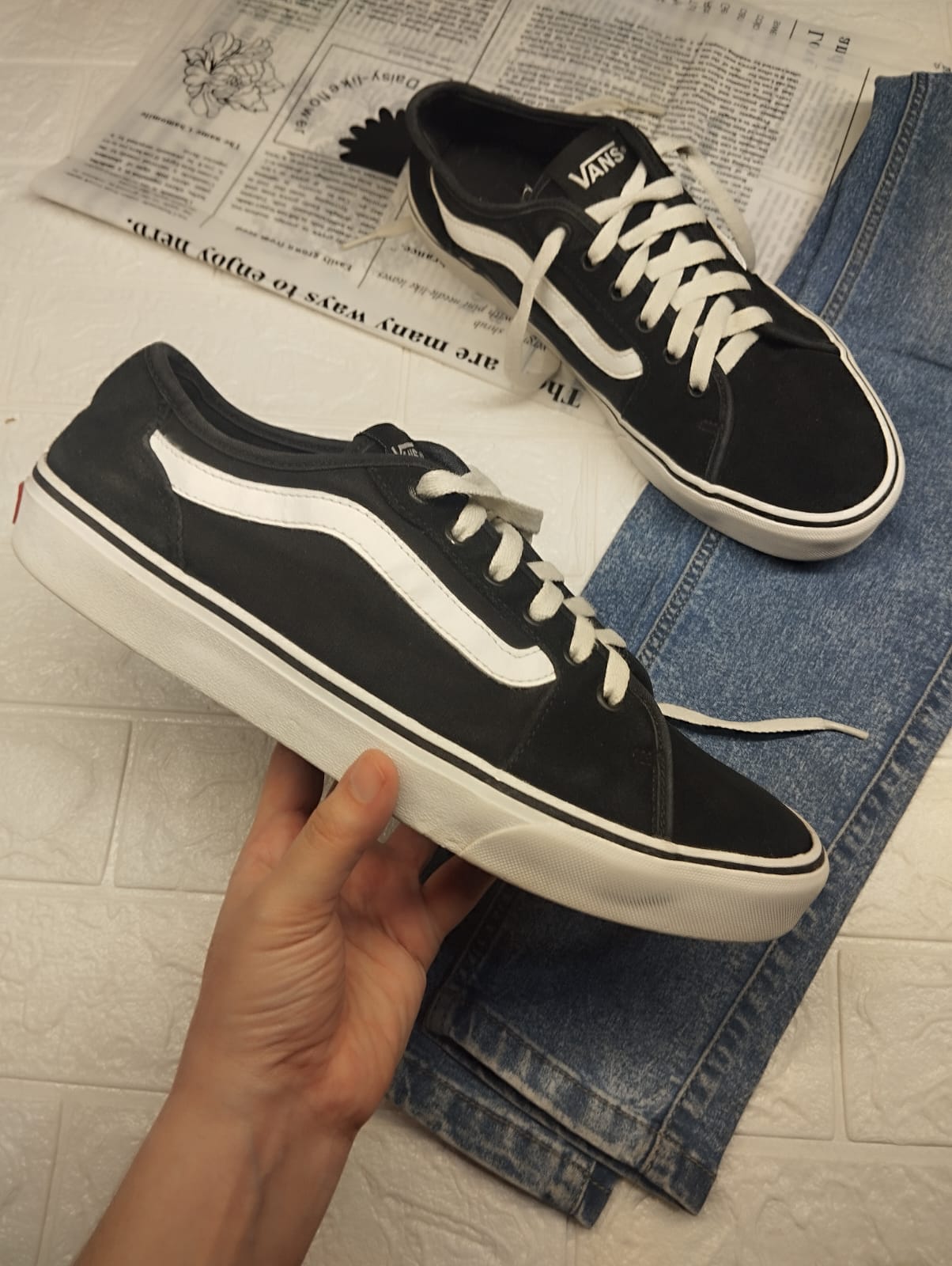 Black low rise vans dd