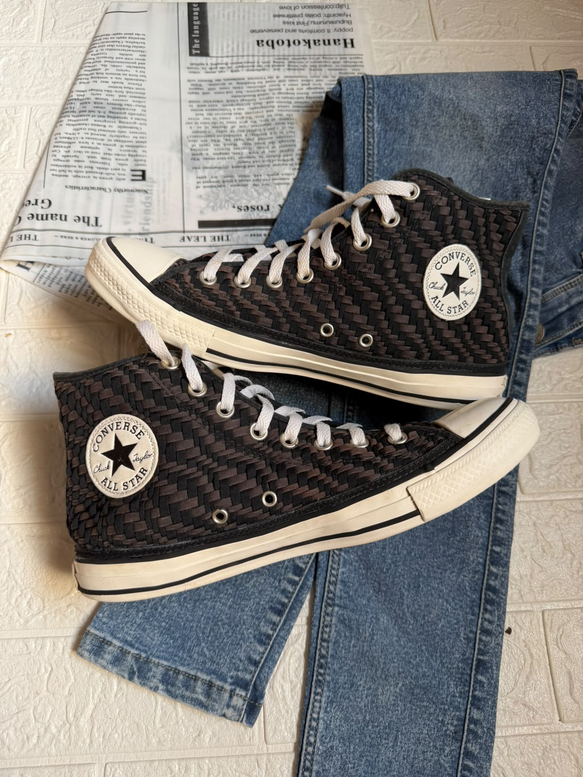 Black textured high rise converse