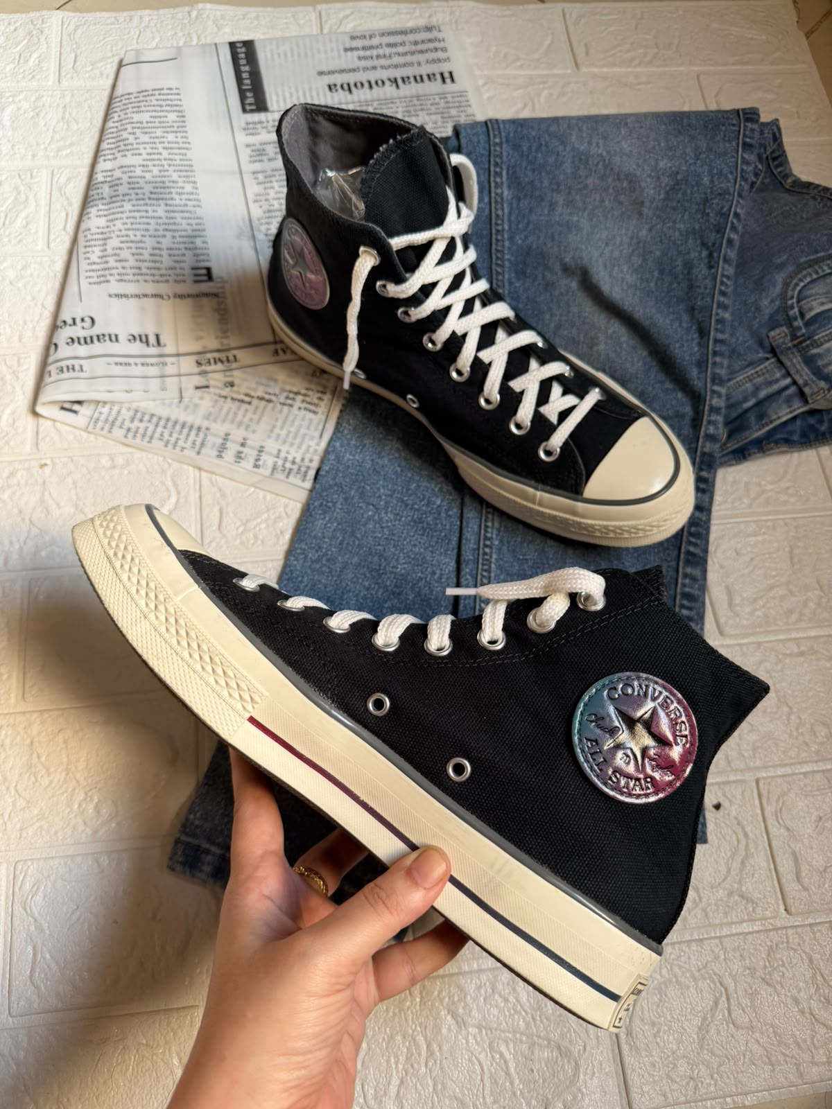 Black logo high rise tyalor chuck