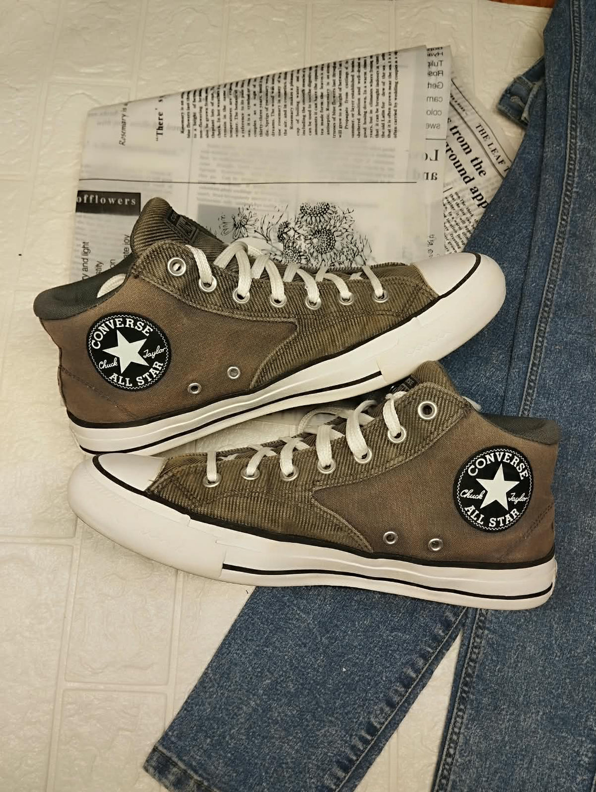 Chuck Taylor Grounded Brown Mid Top