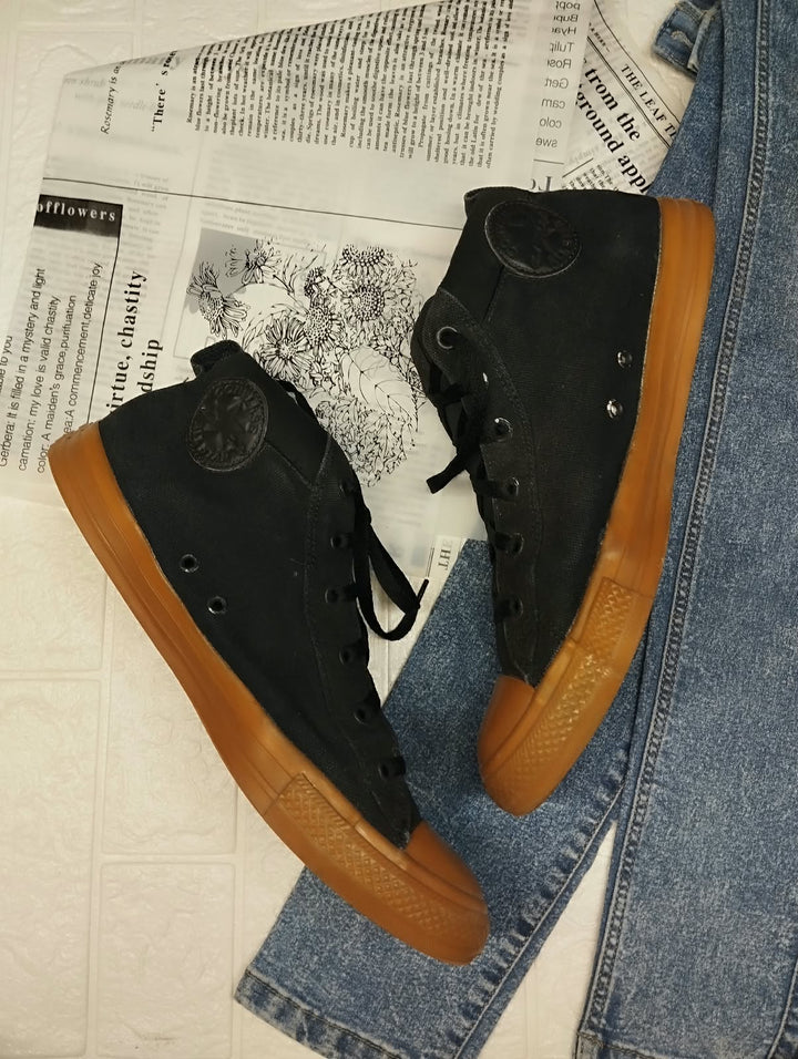 Black Mid /Dark Honey Converse