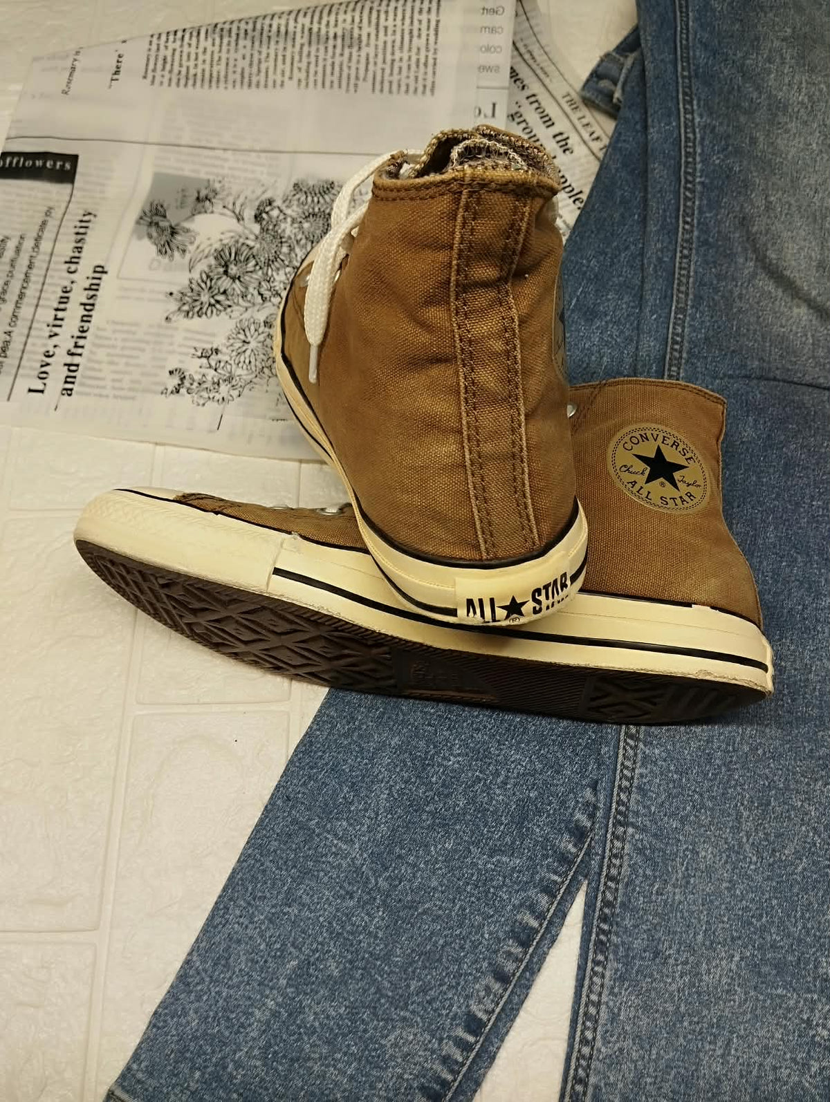 Versatile Brown High Rise Converse