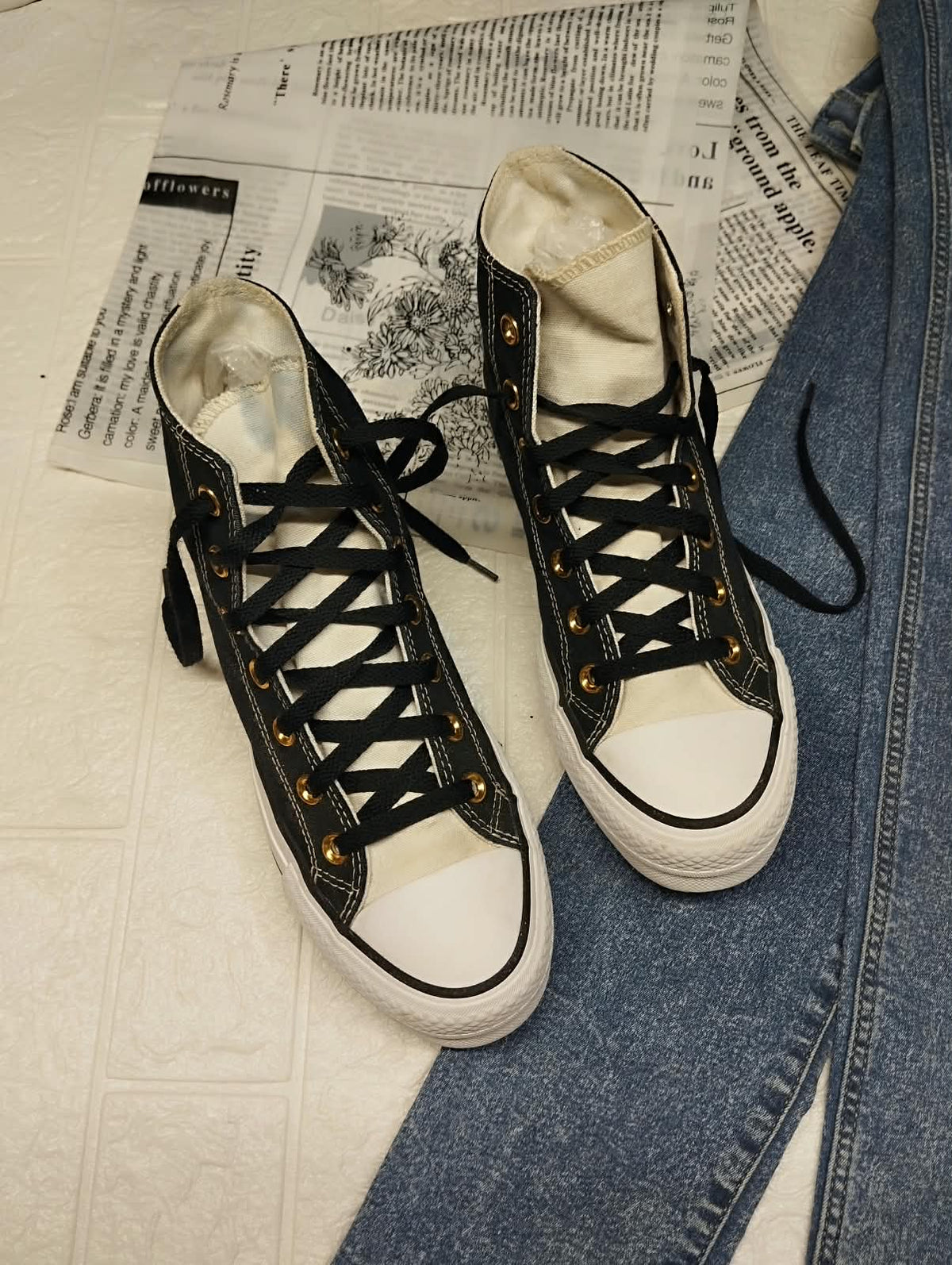 Embroidered High Rise Converse