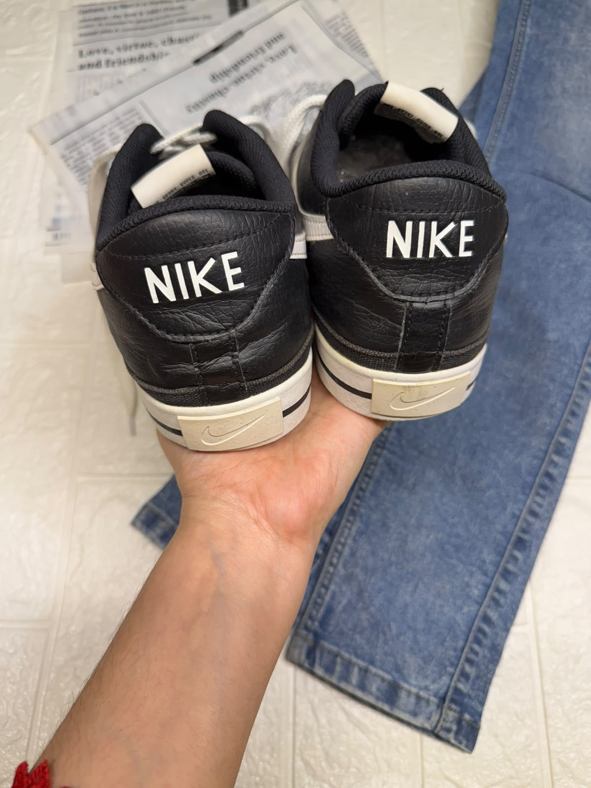 Nike black n white