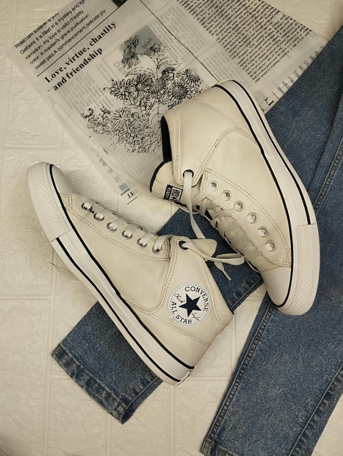 White Ankle cut Converse (blue detailing)