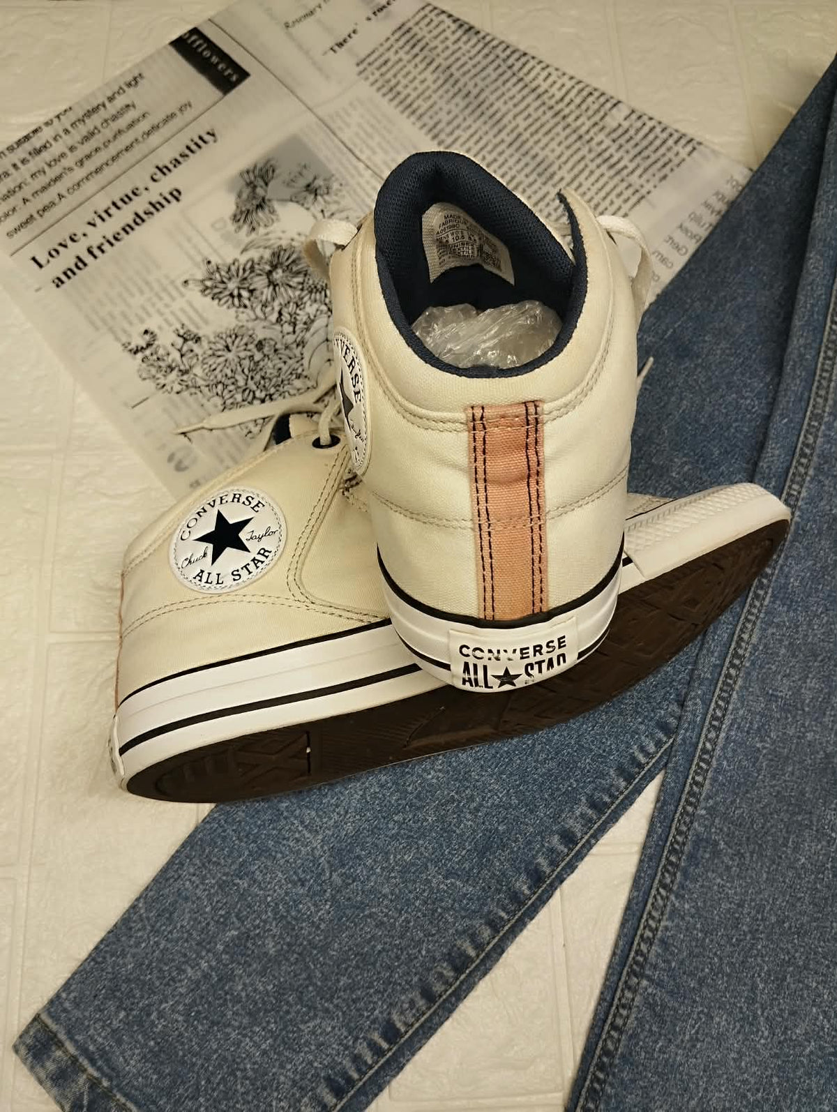 White Ankle cut Converse (blue detailing)
