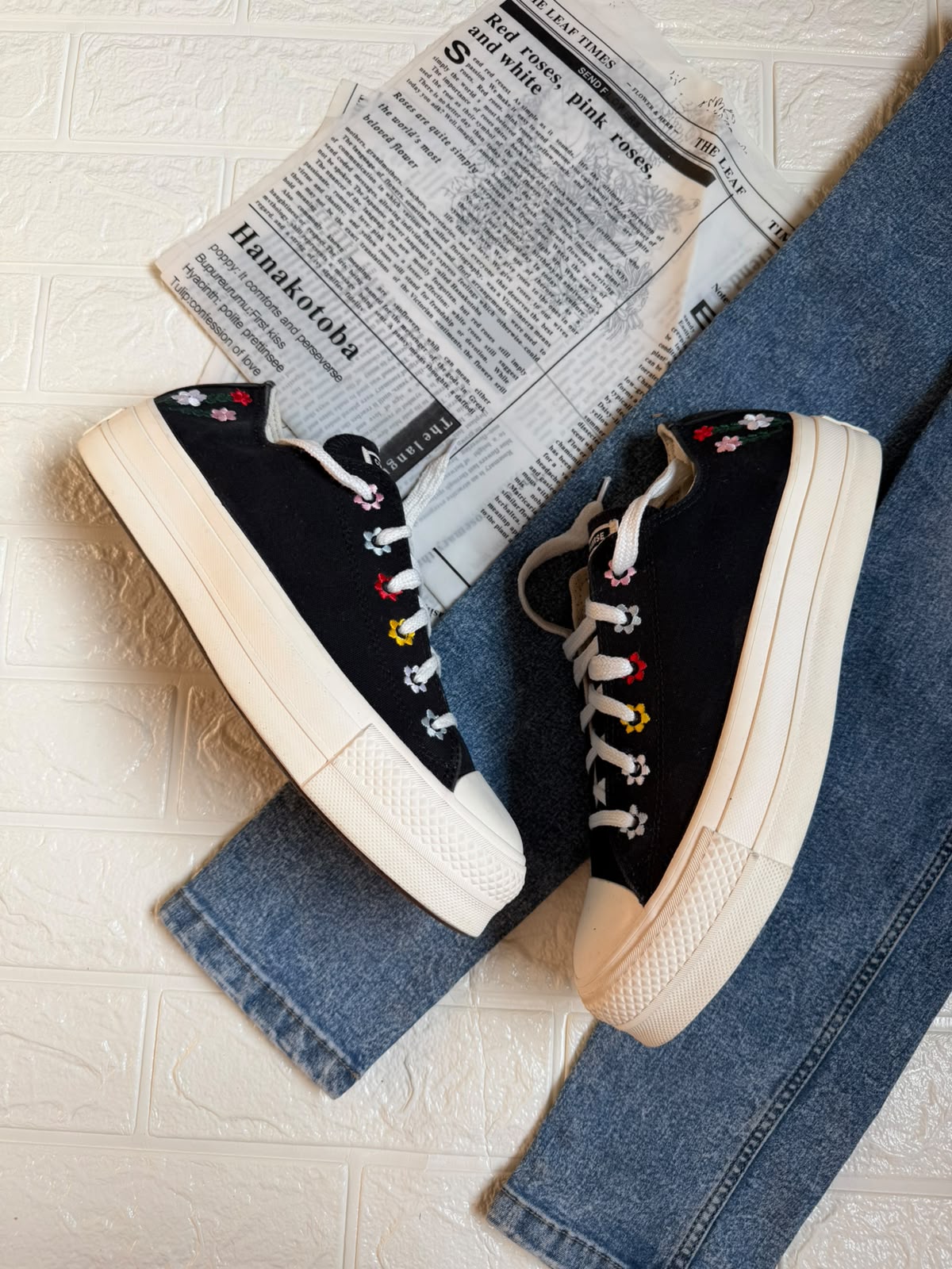 Black Flower Lowtop Converse