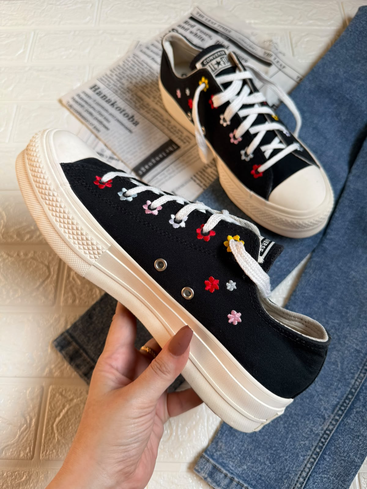 Black Flower Lowtop Converse