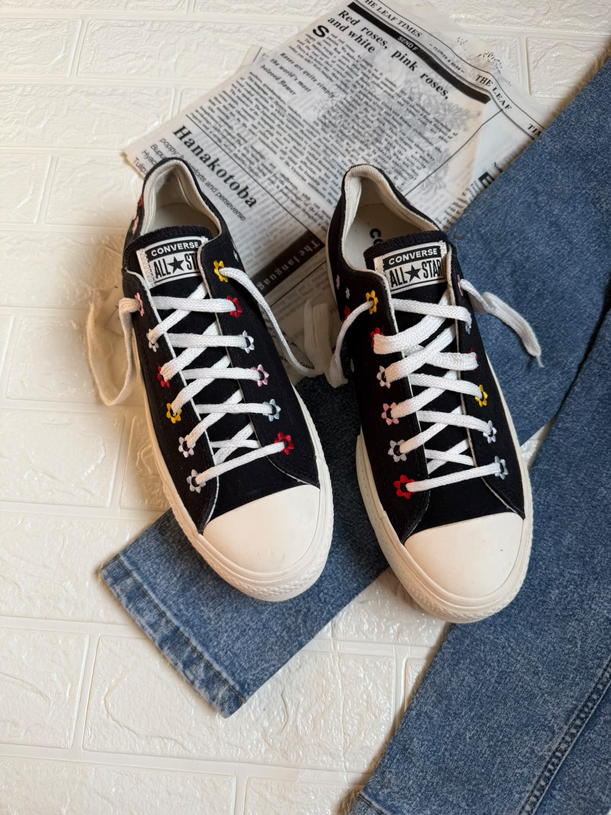 Black Flower Lowtop Converse