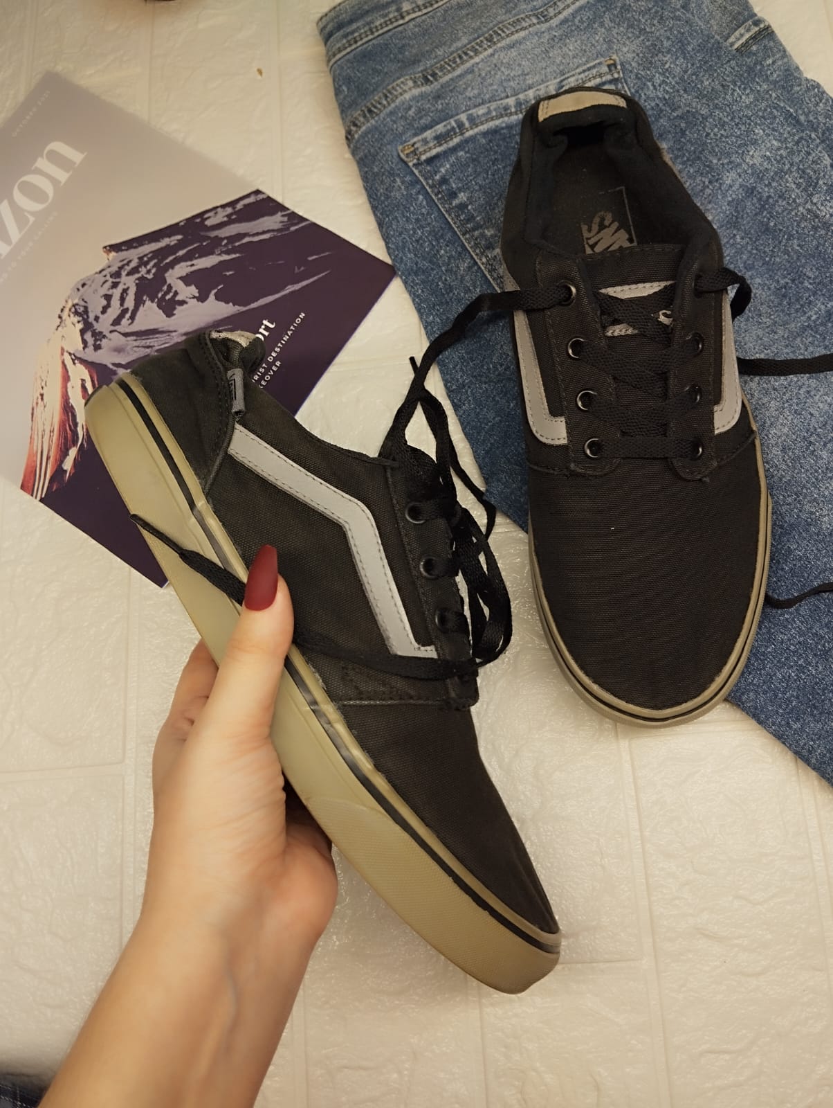 Black low rise vans