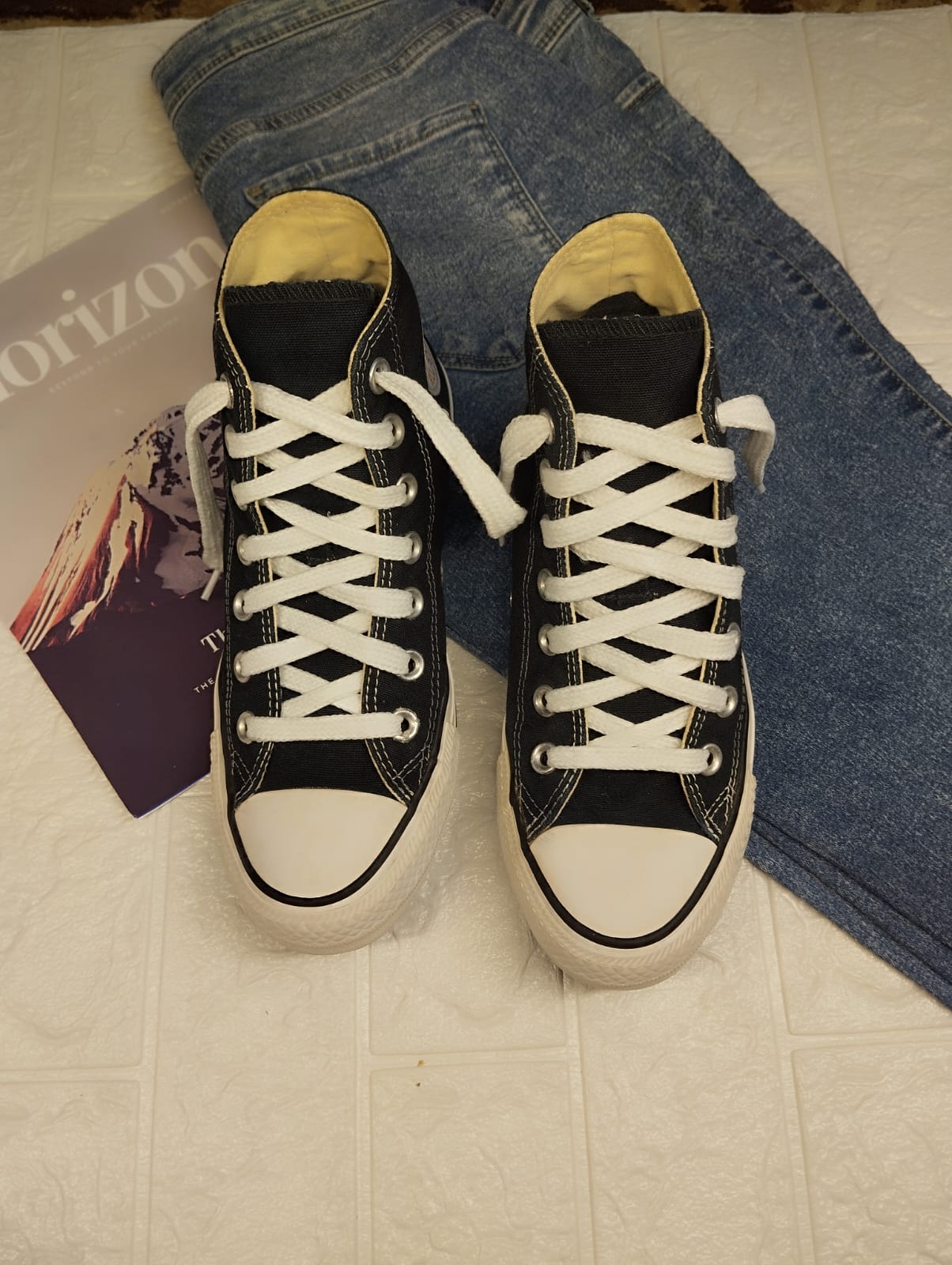 Black high rise converse