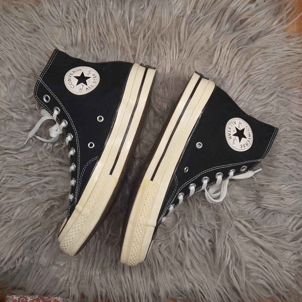 Black high rise taylor chuck