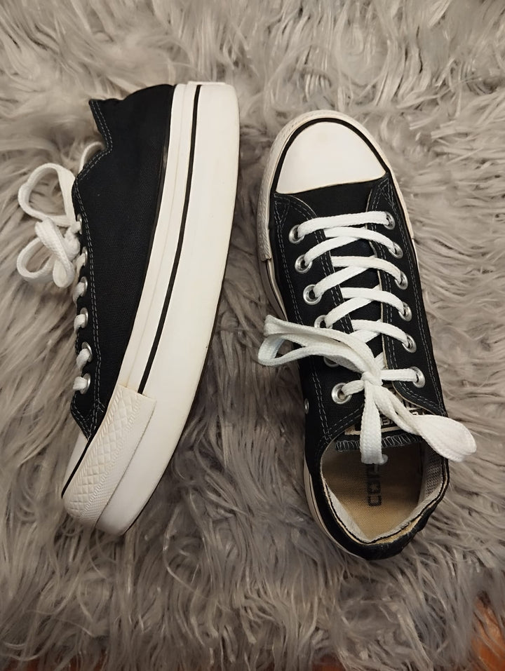 Black low rise platform