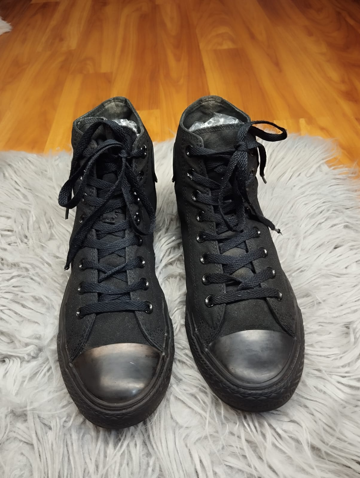 Full black high rise converse