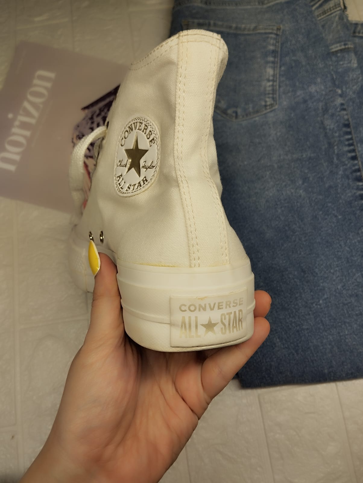 White high rise platform