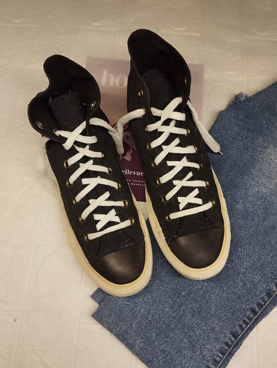 Black colored stripes high rise converse