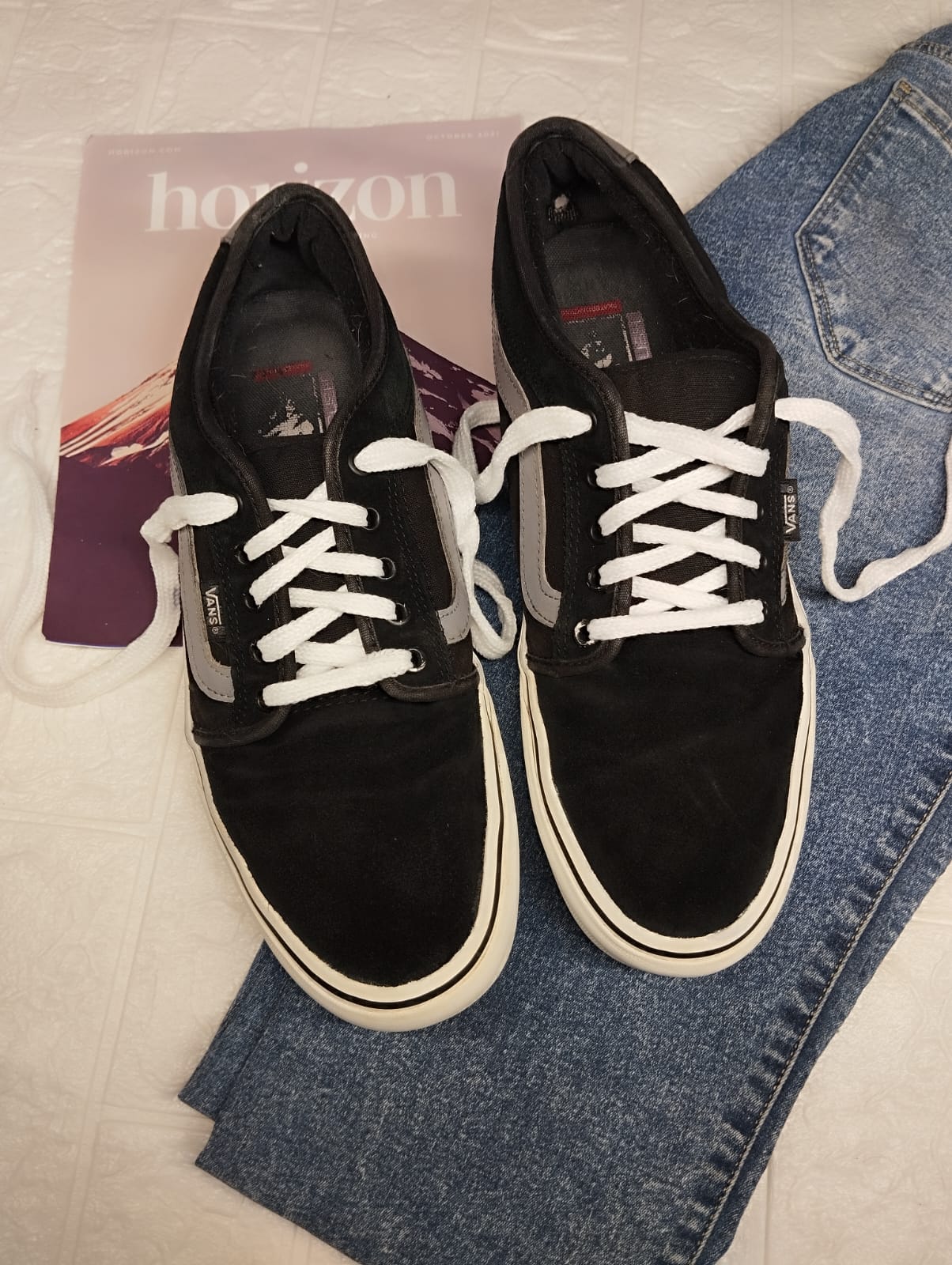 Black low rise vans