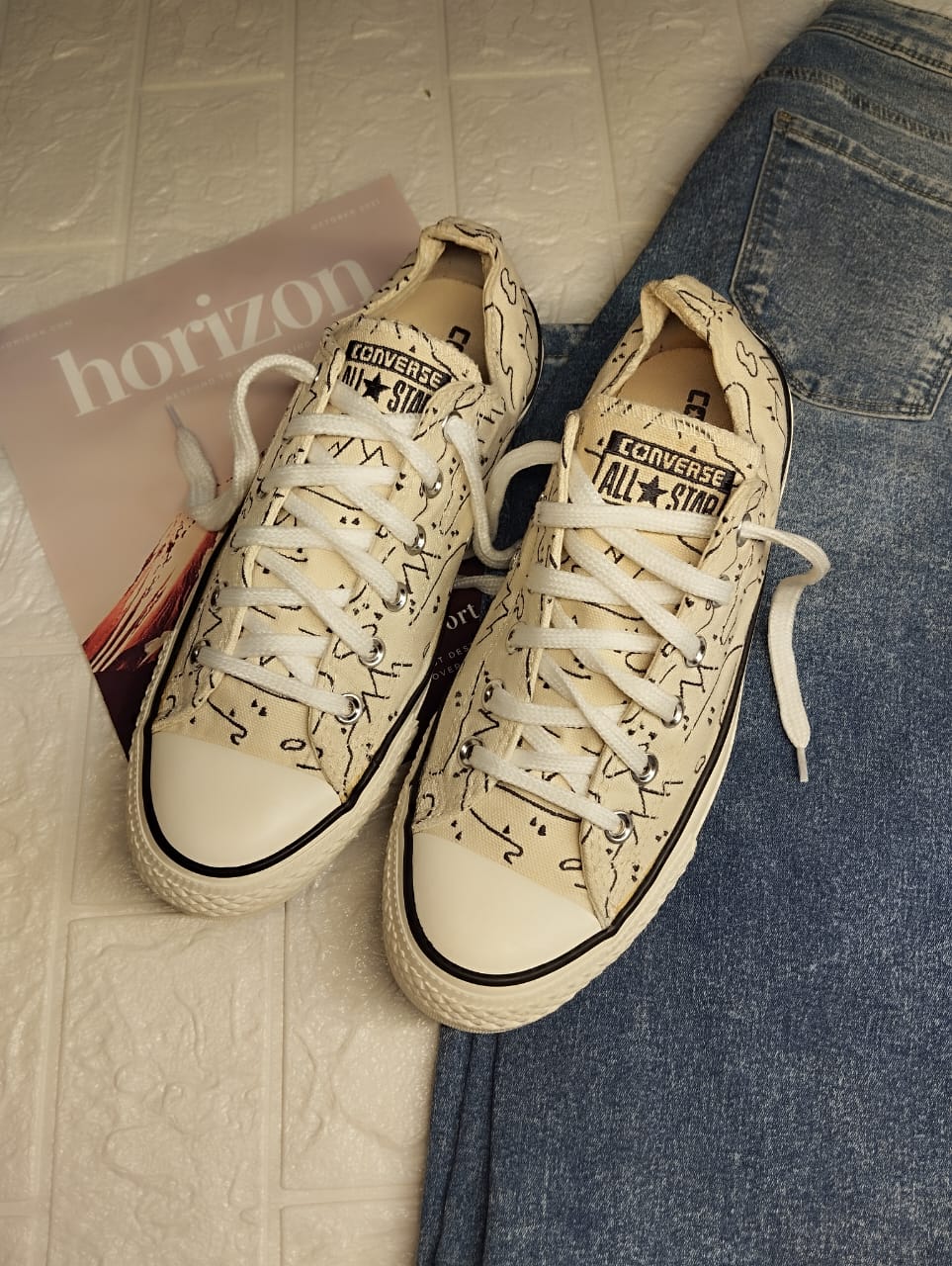 Beige doodle low rise converse