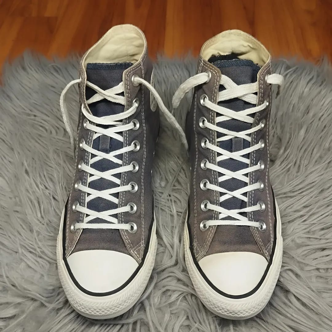 Navy blue high rise converse