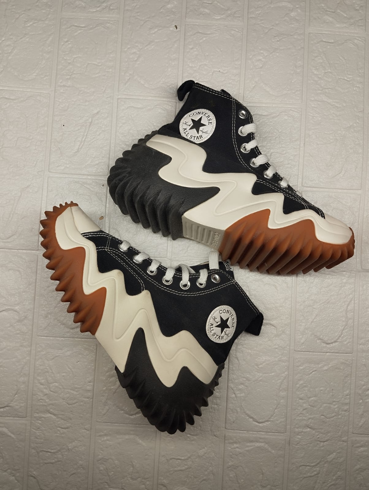 Black high rise wave chunky